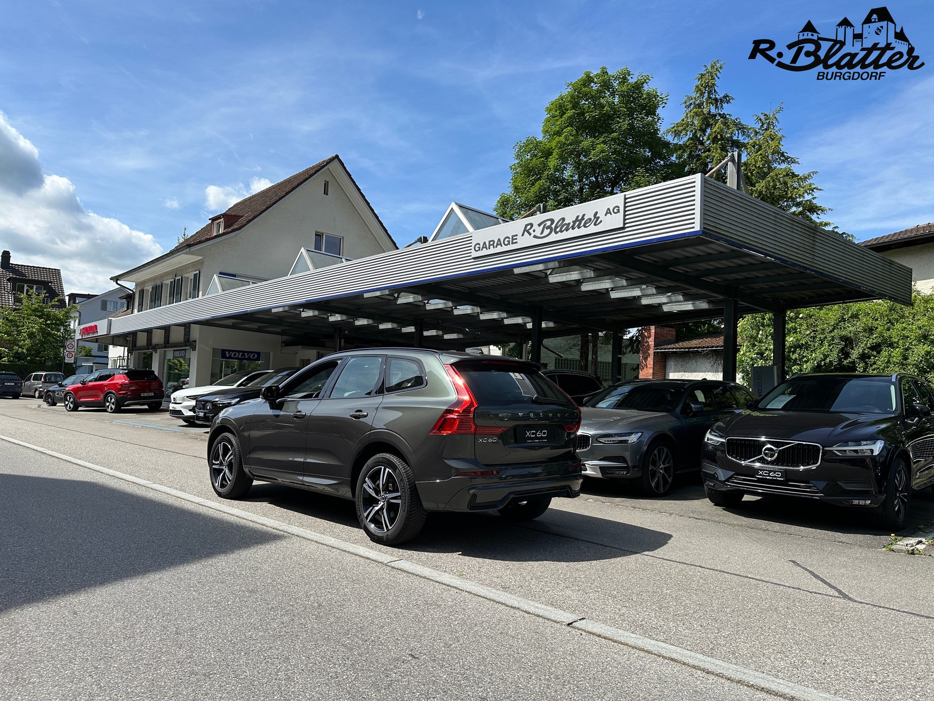 VOLVO XC60 B5 Diesel Mild Hybrid AWD R-Design Geartronic-image-4
