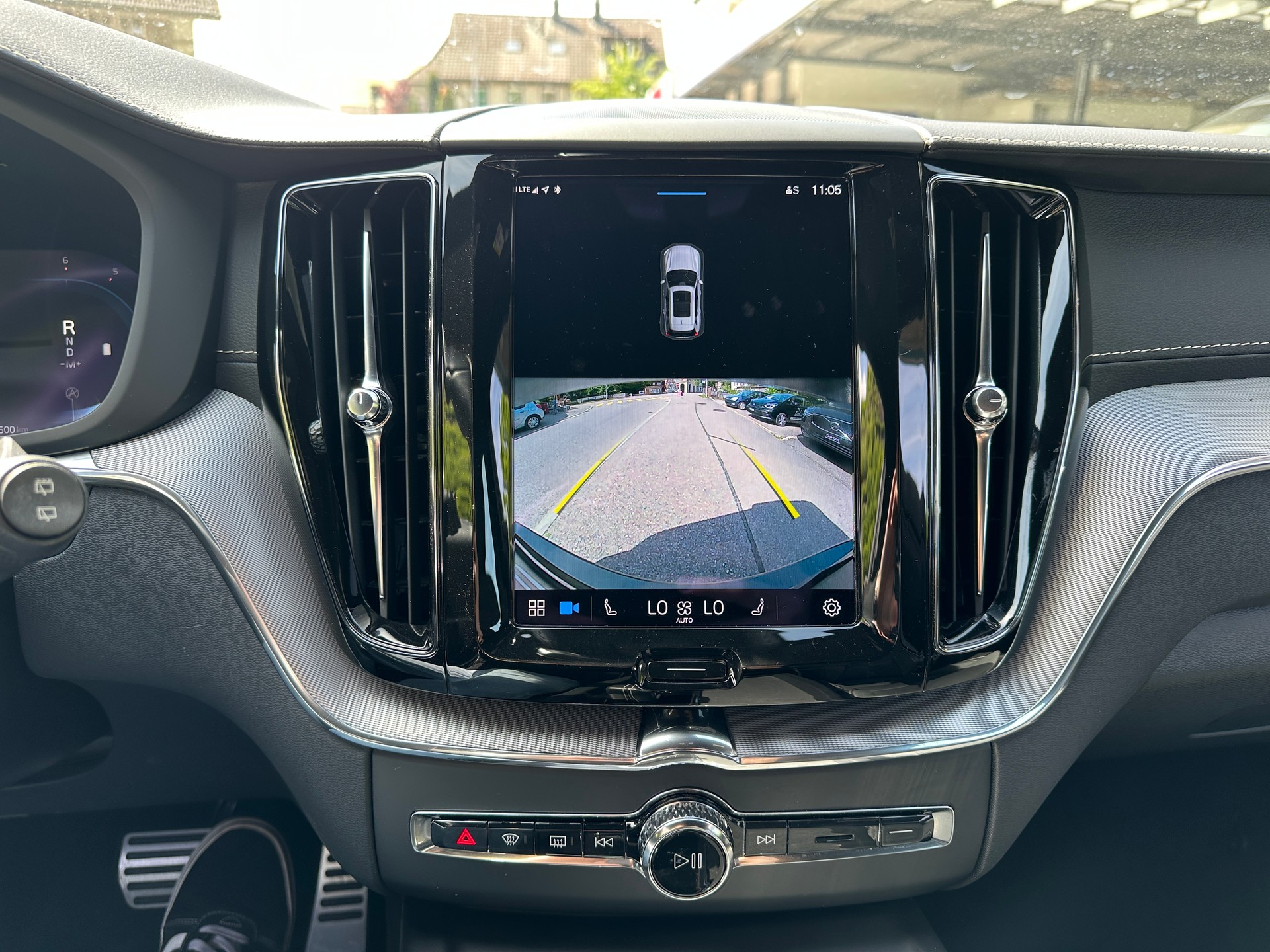 VOLVO XC60 B5 Diesel Mild Hybrid AWD R-Design Geartronic-image-8
