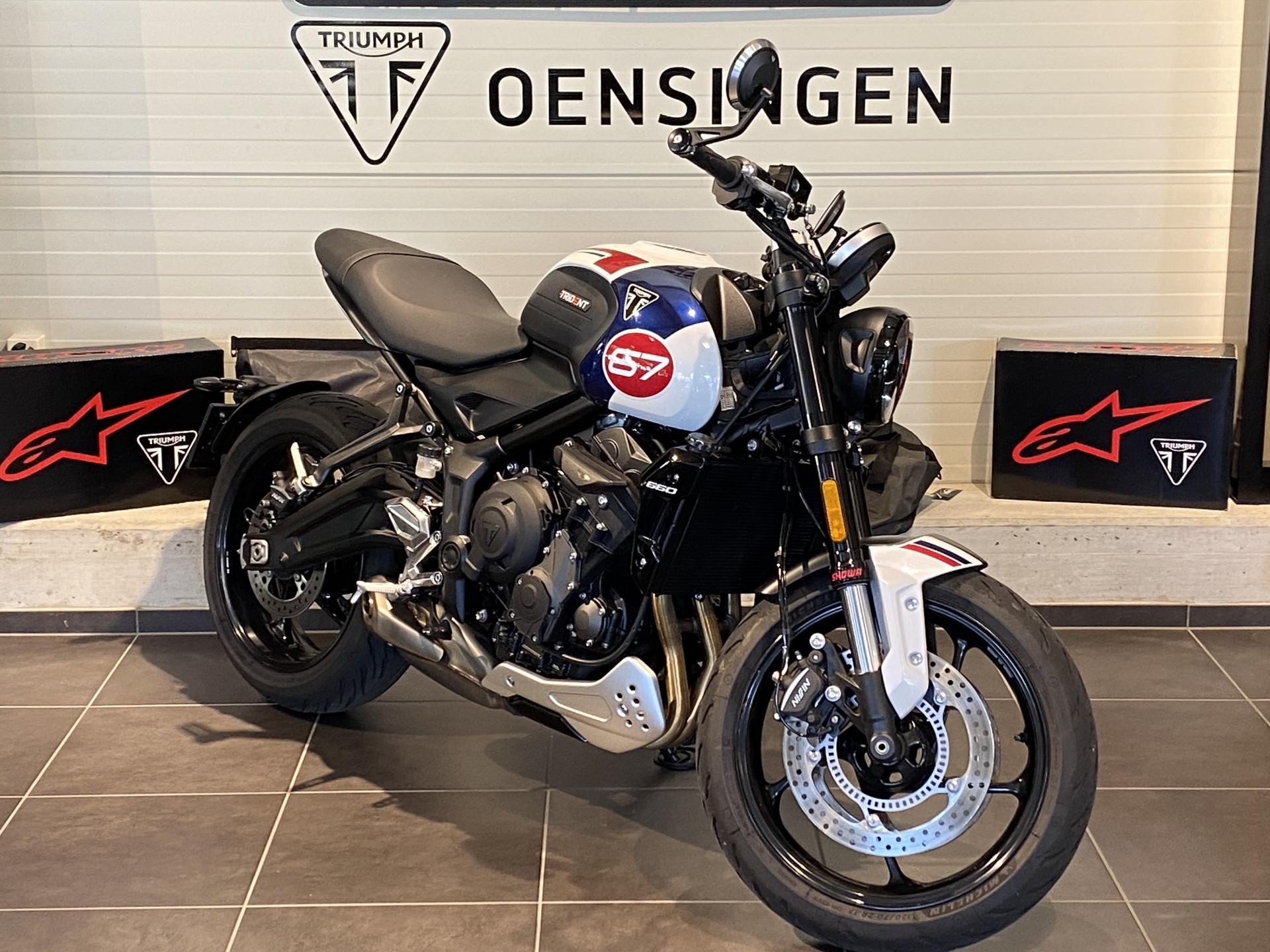 TRIUMPH Trident 660 Triple Tribute Edition-image-2