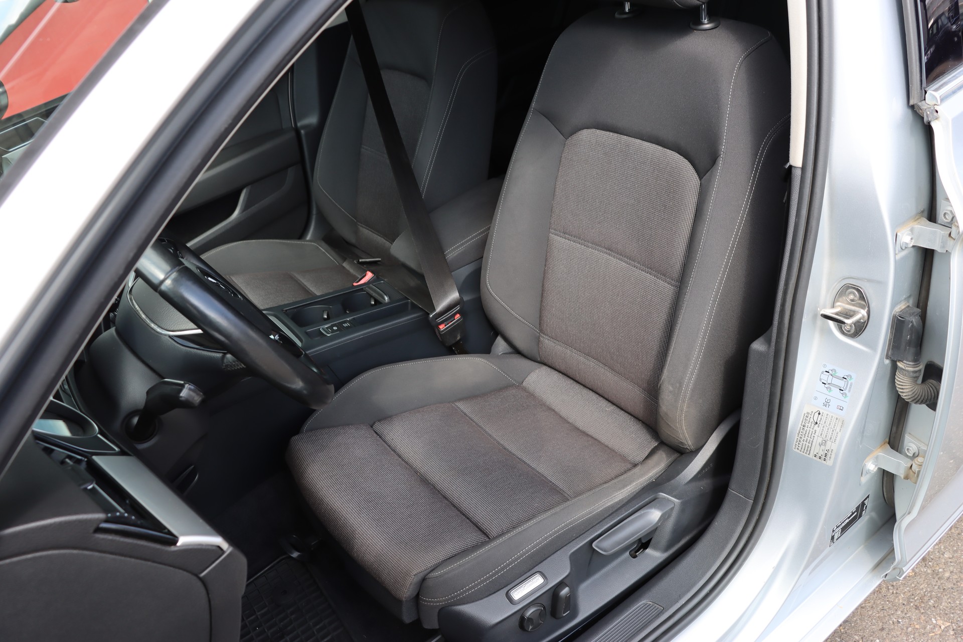 VW Passat 2.0 TDI BMT Comfortline DSG-image-11