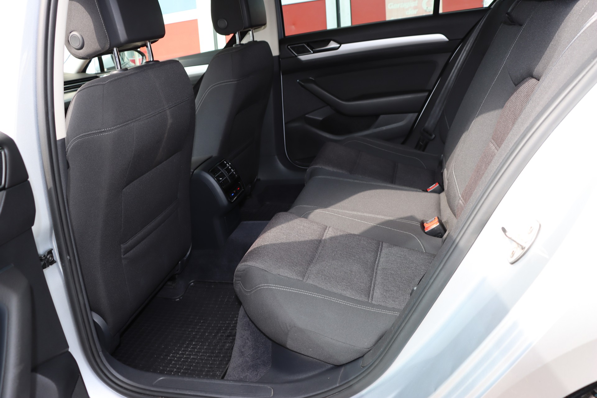 VW Passat 2.0 TDI BMT Comfortline DSG-image-18