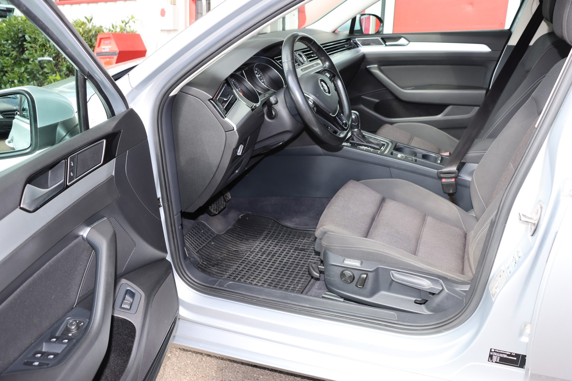 VW Passat 2.0 TDI BMT Comfortline DSG-image-10