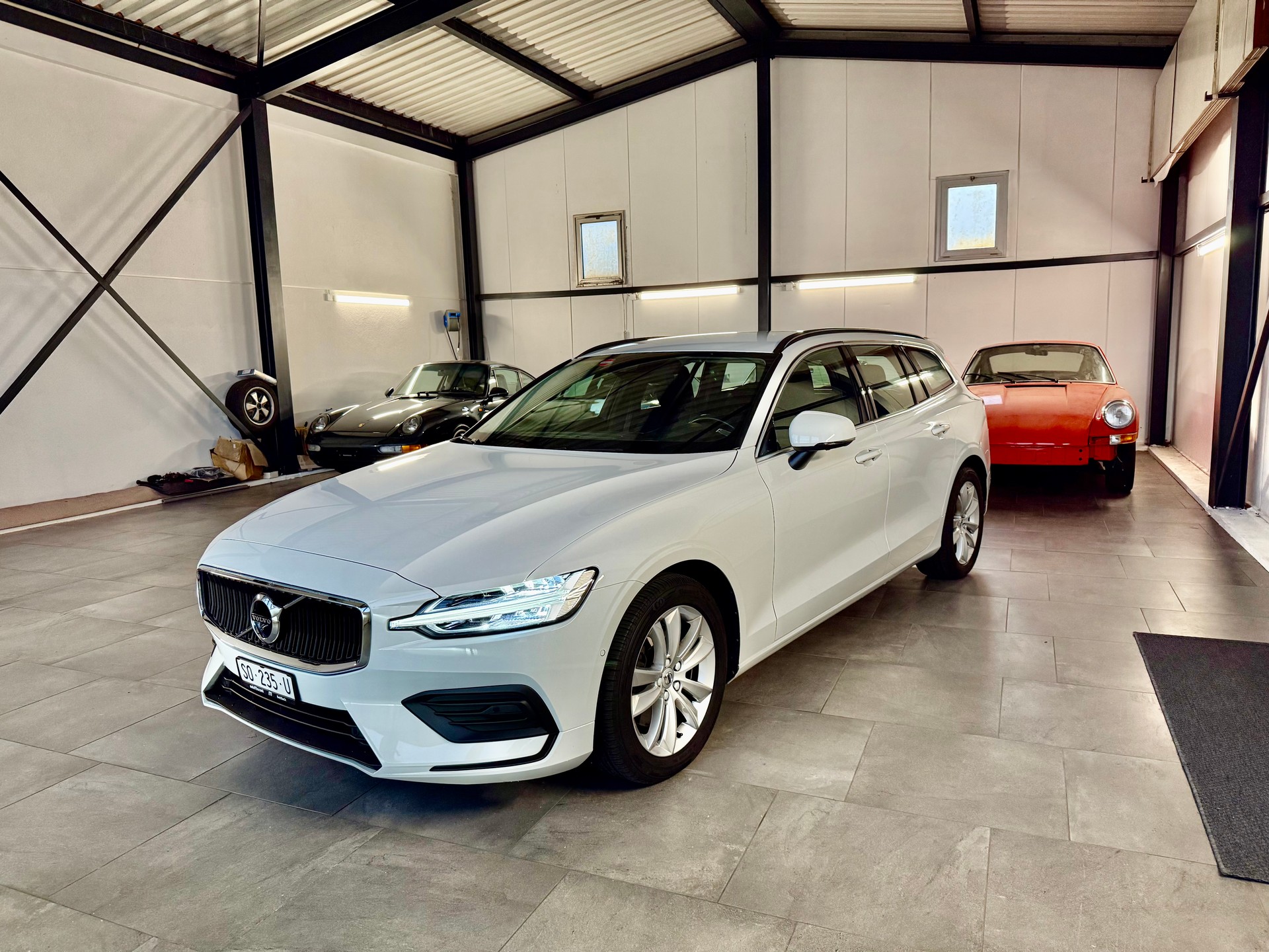 VOLVO V60 B4 Diesel Mild Hybrid Core Geartronic-image-2