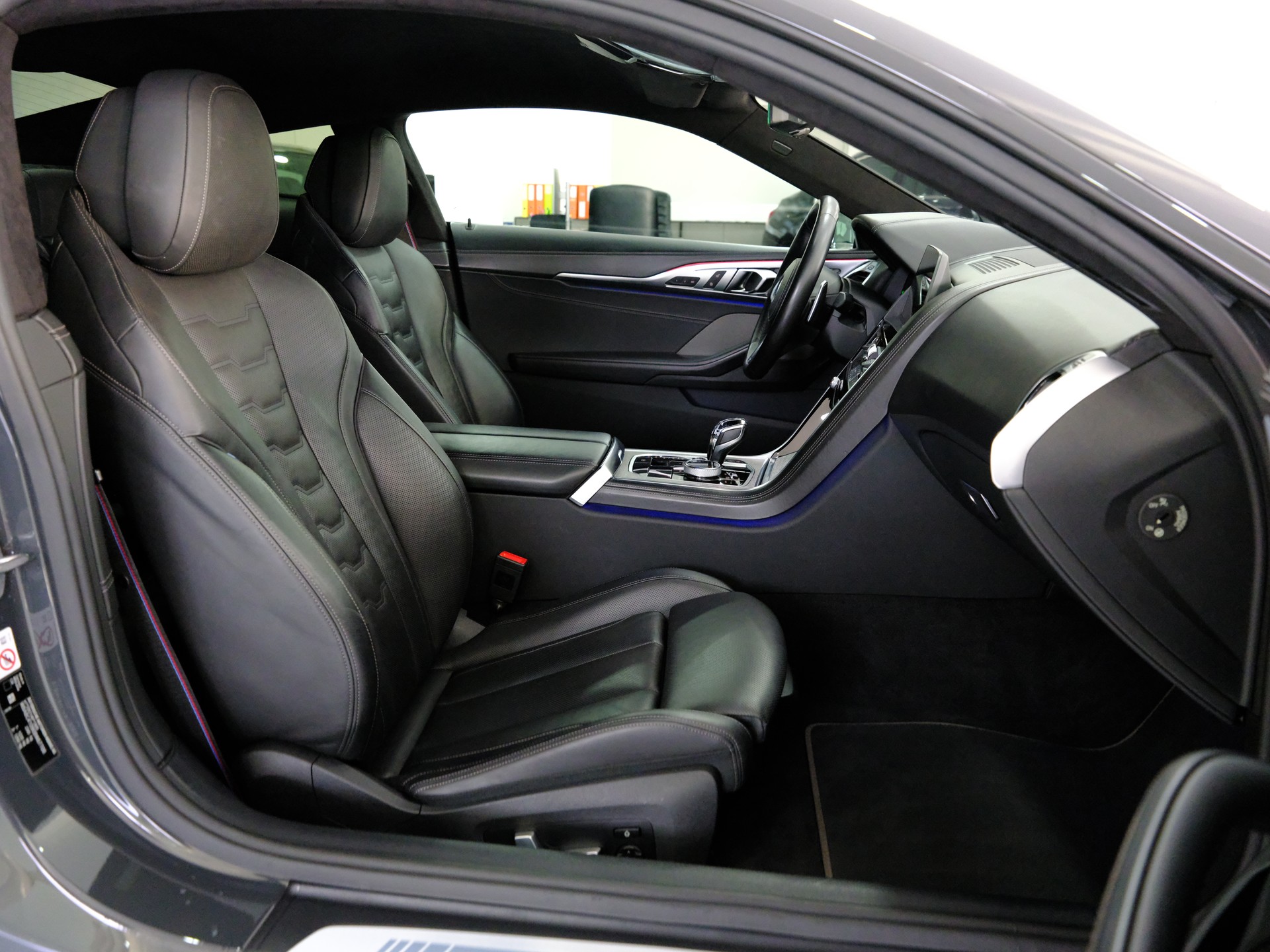BMW M850i xDrive Steptronic-image-19
