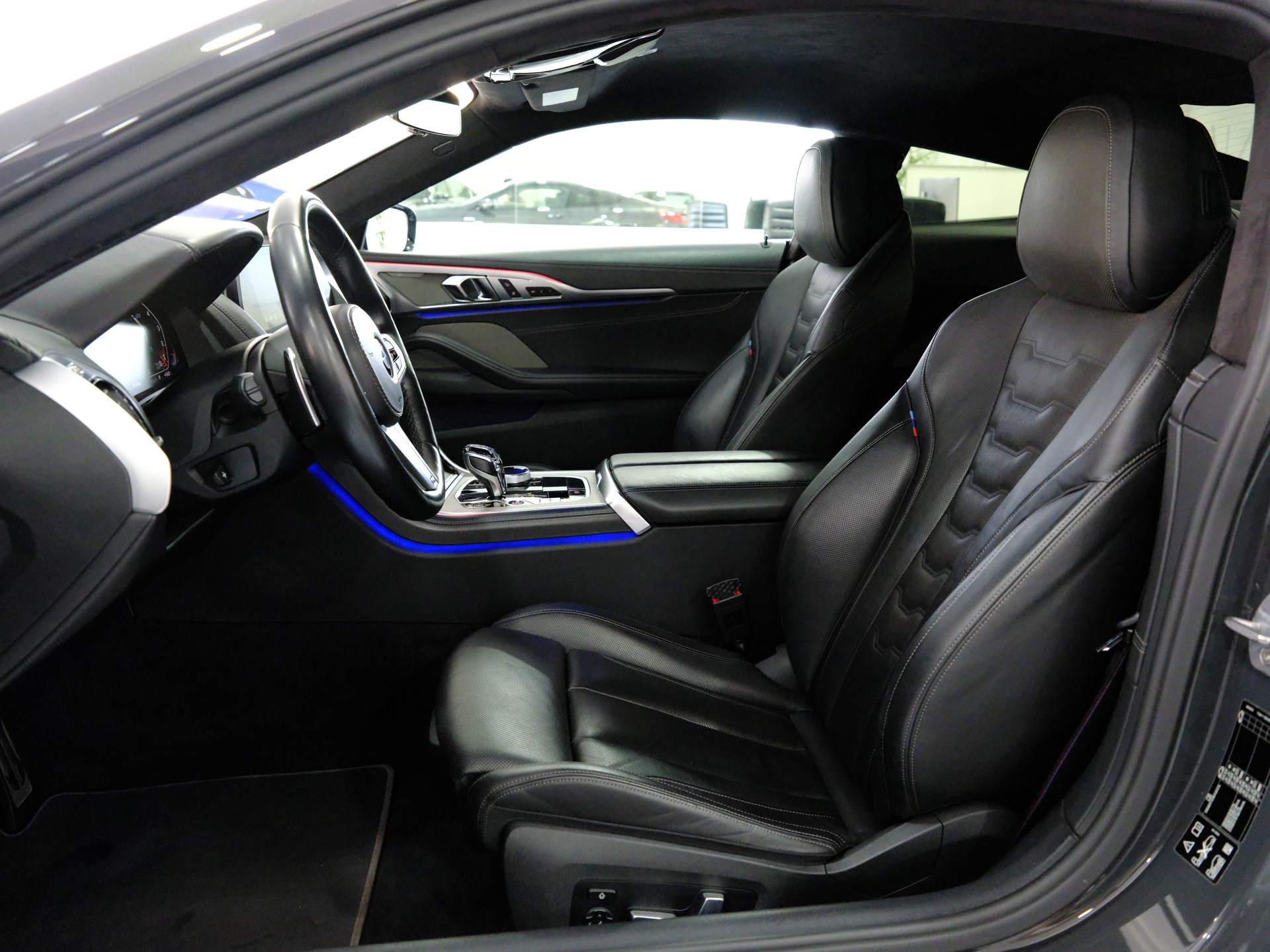 BMW M850i xDrive Steptronic-image-13