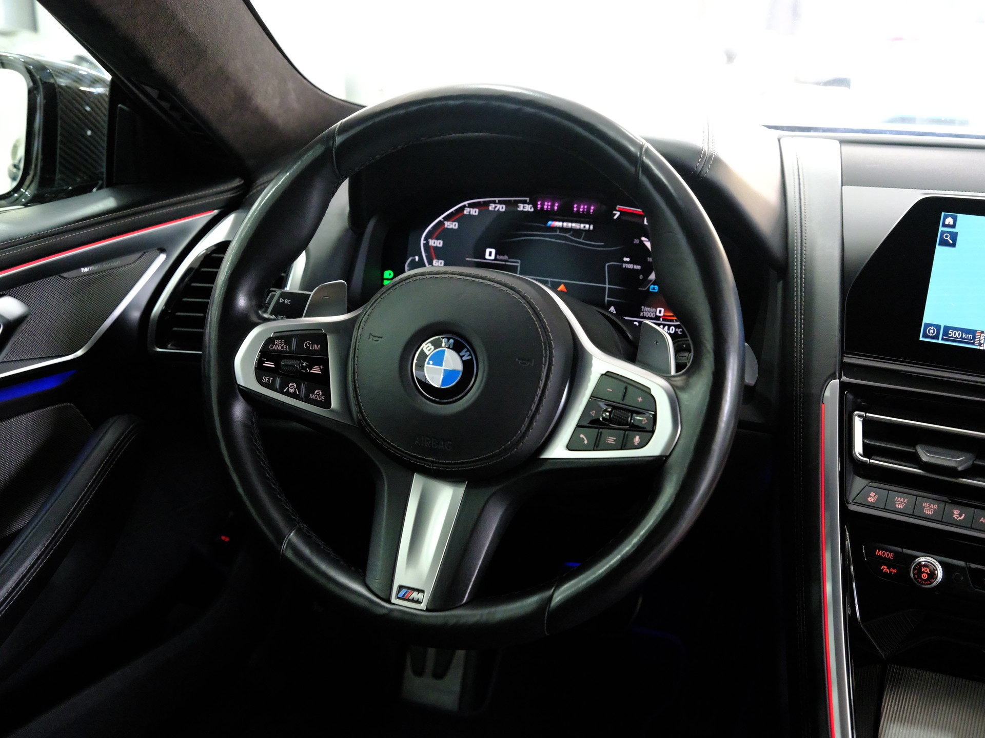 BMW M850i xDrive Steptronic-image-22