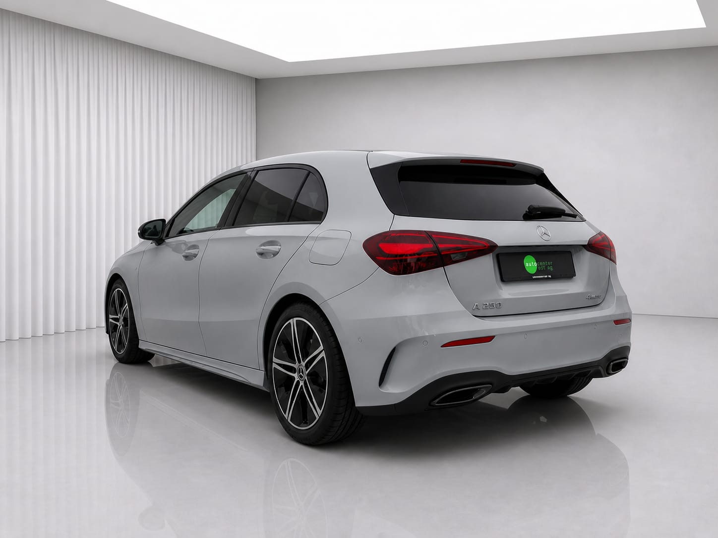 MERCEDES-BENZ A 250 4Matic 8G-DCT AMG-Line-showroom-element-2