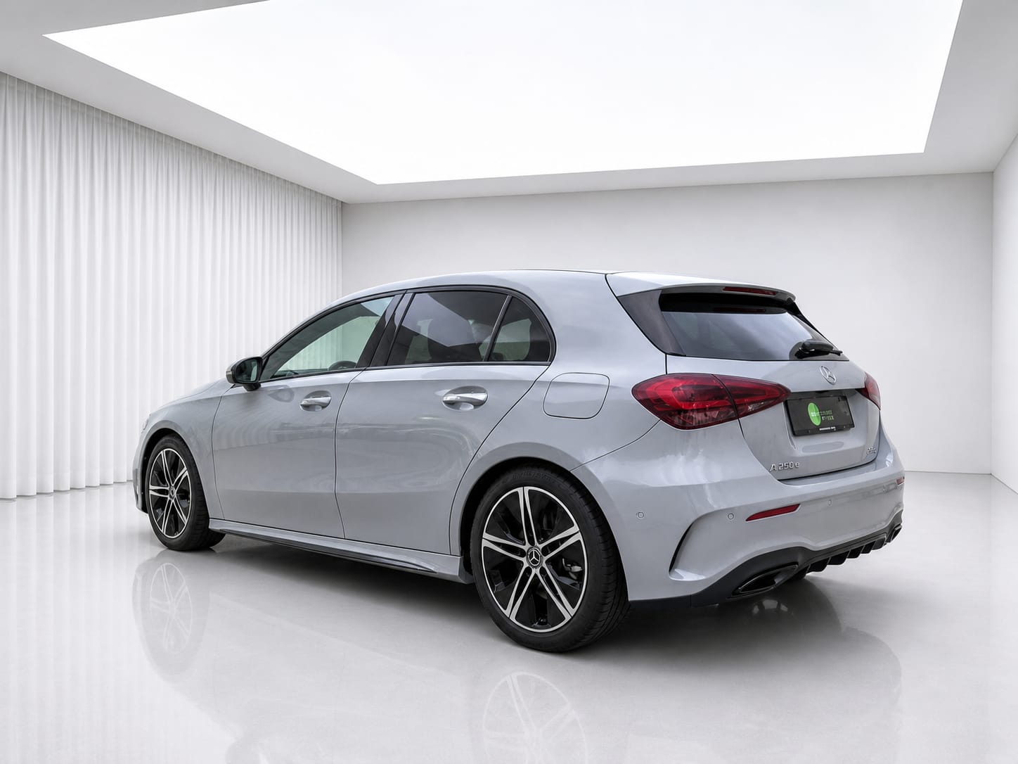 MERCEDES-BENZ A 250 4Matic 8G-DCT AMG-Line-showroom-element-3