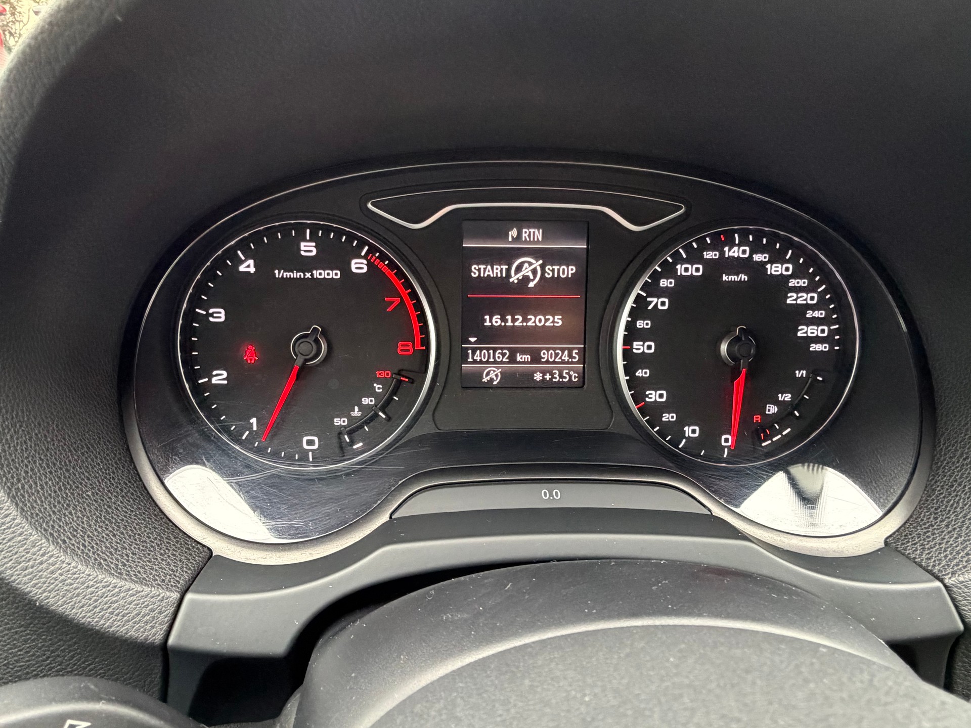 AUDI A3 Sportback 1.4 TFSI Ambition-image-9