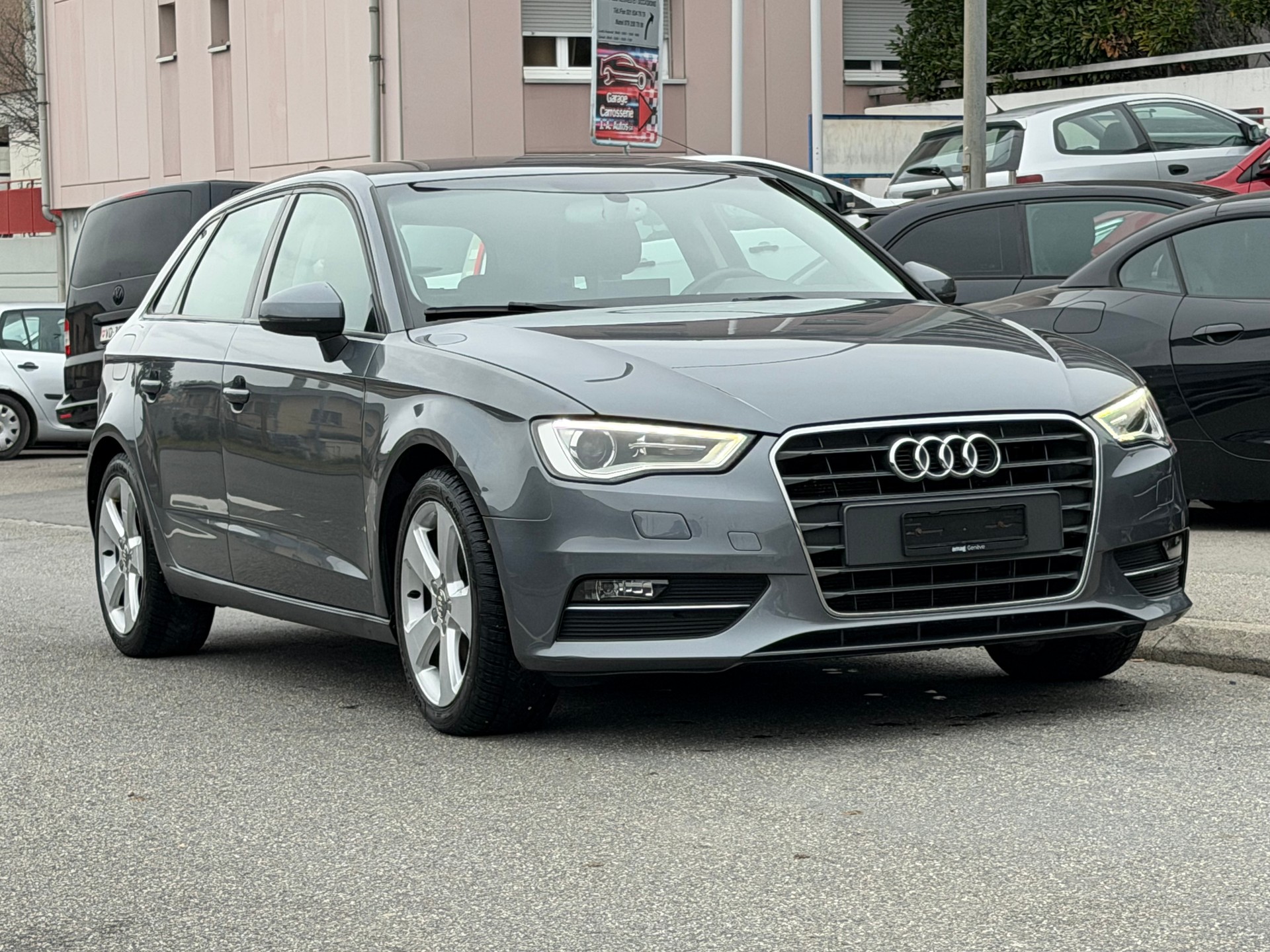 AUDI A3 Sportback 1.4 TFSI Ambition-showroom-element-2