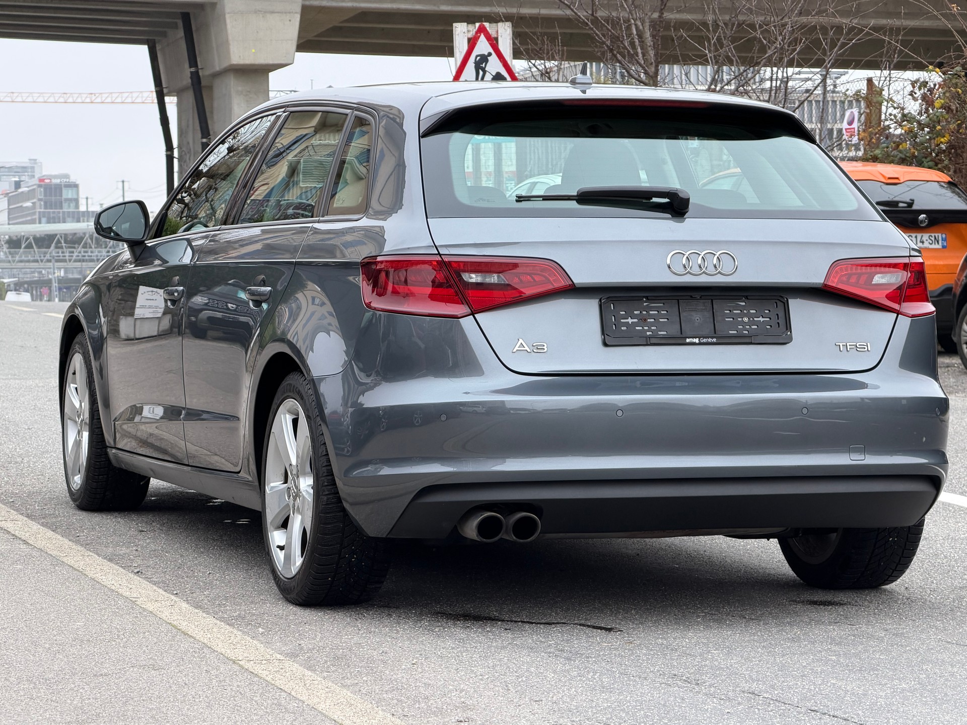 AUDI A3 Sportback 1.4 TFSI Ambition-showroom-element-3