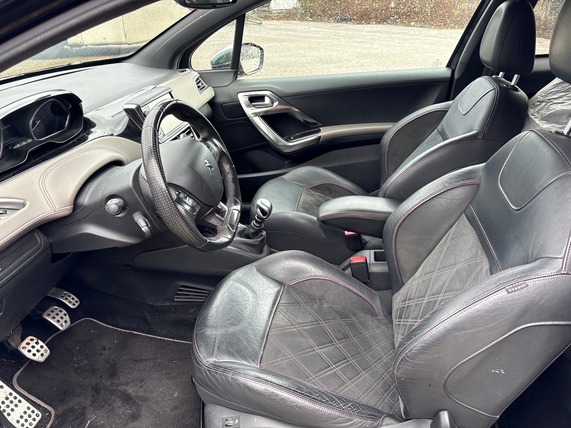 PEUGEOT 208 1.6 Turbo XY-image-7