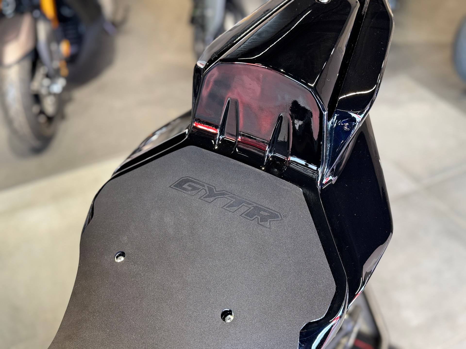YAMAHA YZF-R9-image-8
