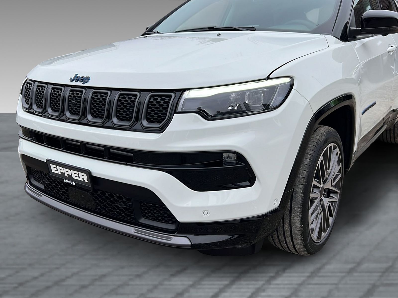 JEEP Compass 1.3 Summit 4xe-image-4