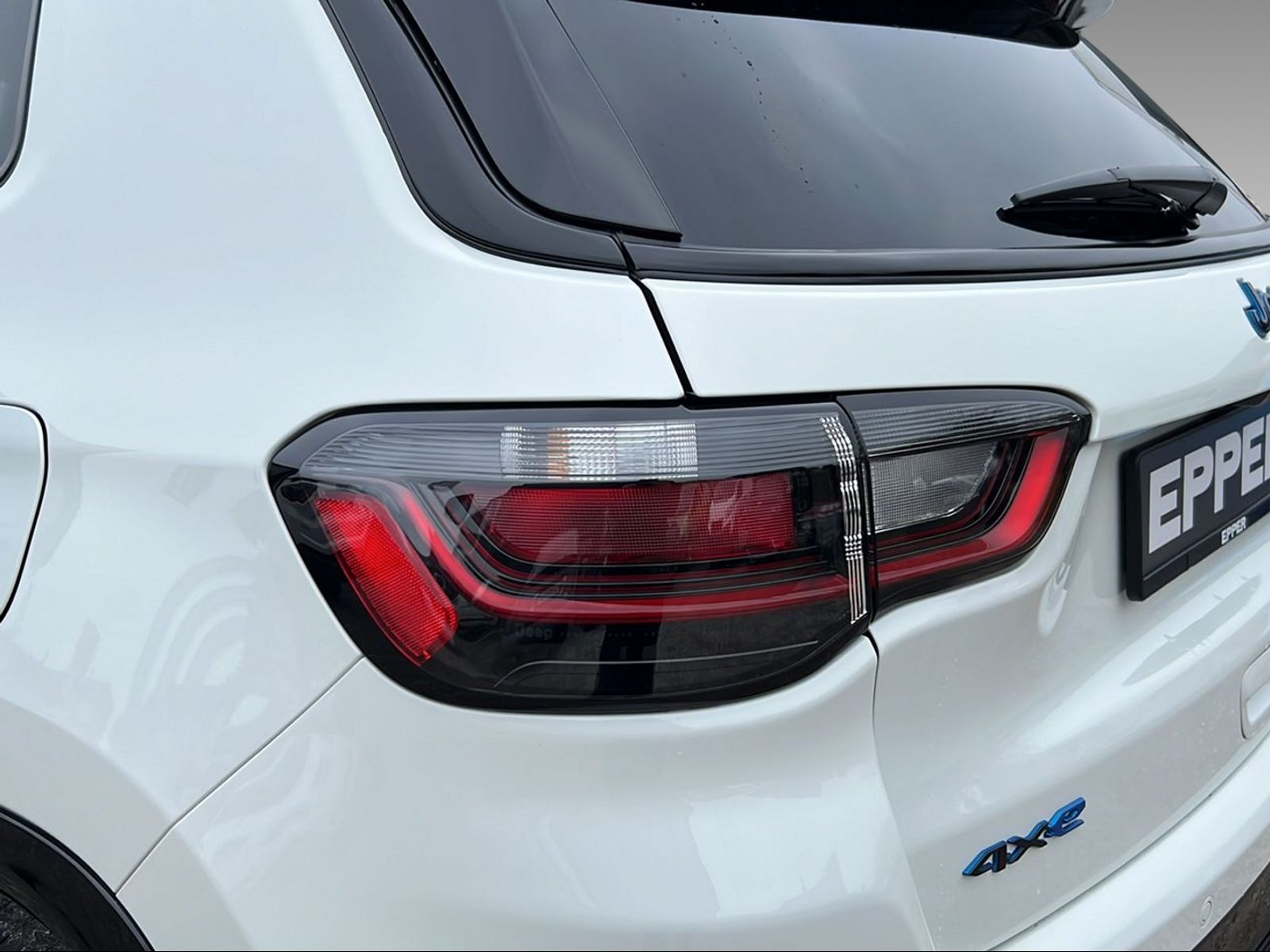 JEEP Compass 1.3 Summit 4xe-image-5