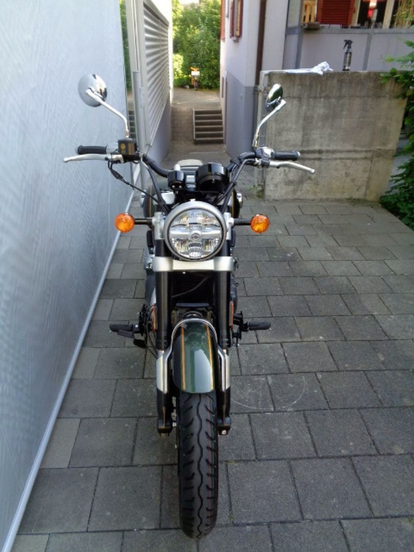 ROYAL ENFIELD SUPER METEOR 650 TWIN-showroom-element-2