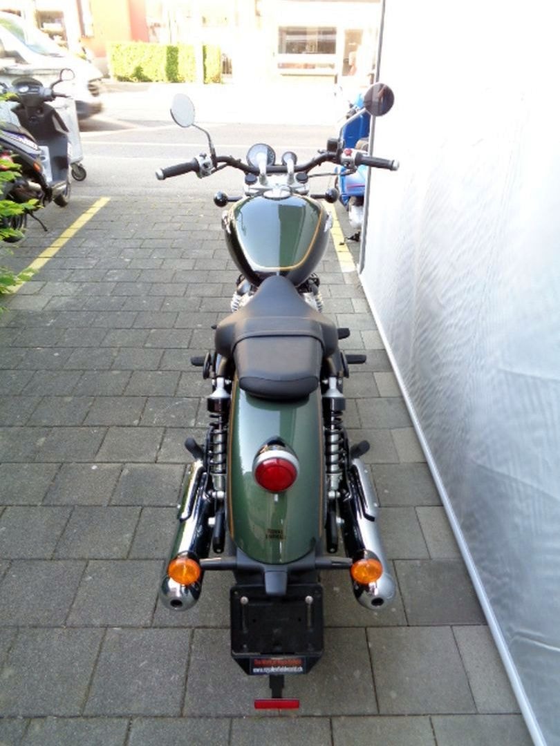 ROYAL ENFIELD SUPER METEOR 650 TWIN-showroom-element-3