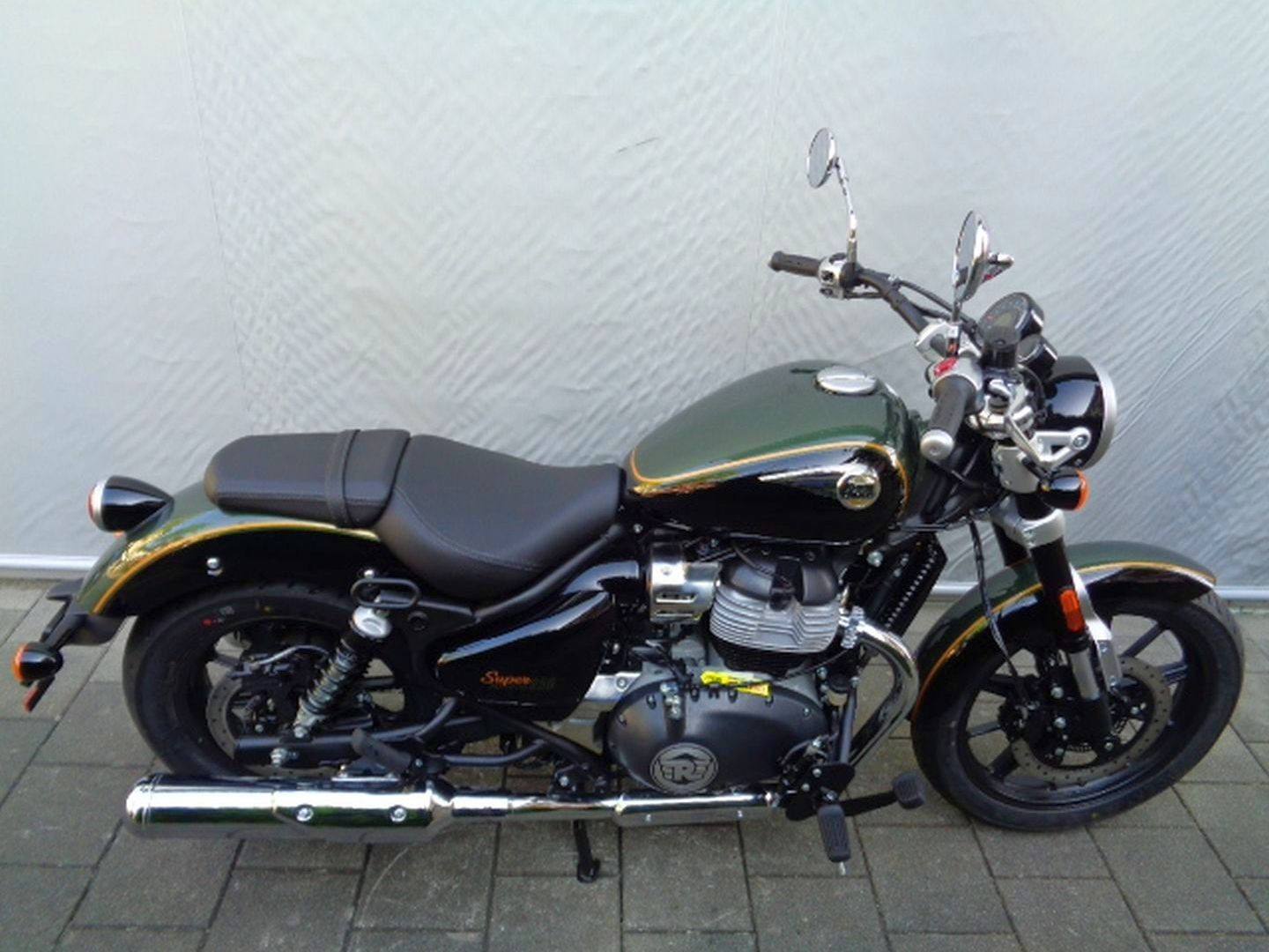 ROYAL ENFIELD SUPER METEOR 650 TWIN-image-4