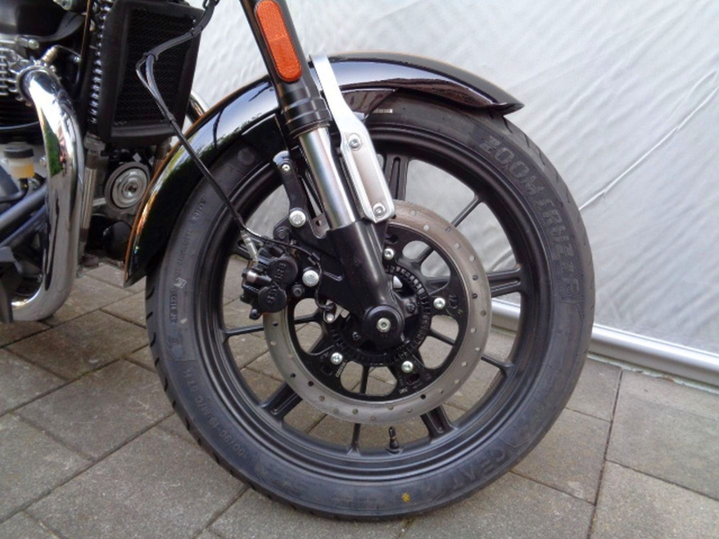 ROYAL ENFIELD SUPER METEOR 650 TWIN-image-8