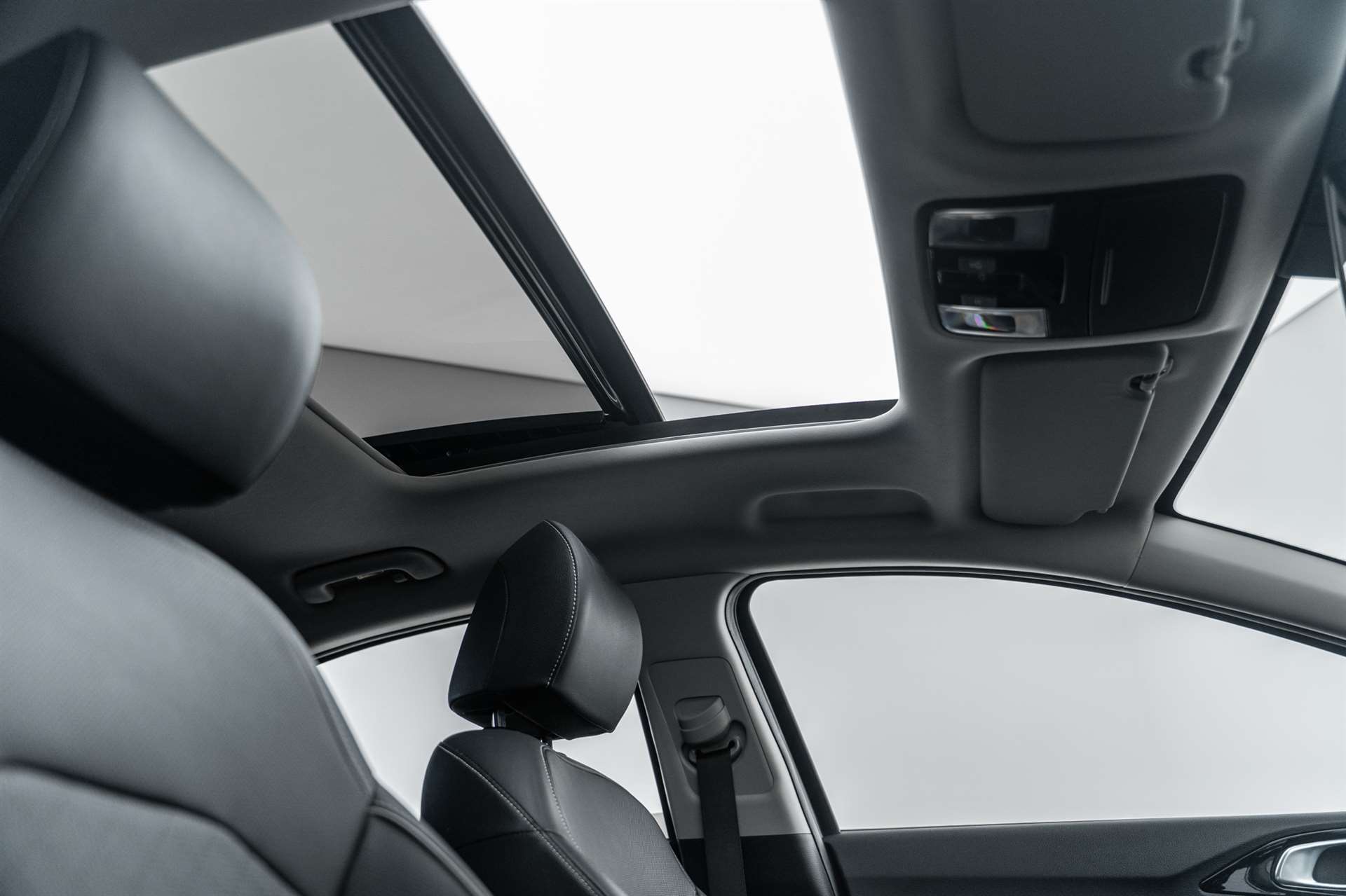 KIA Xceed 1.6 GDi Phev Hybrid Style+ DCT-image-11