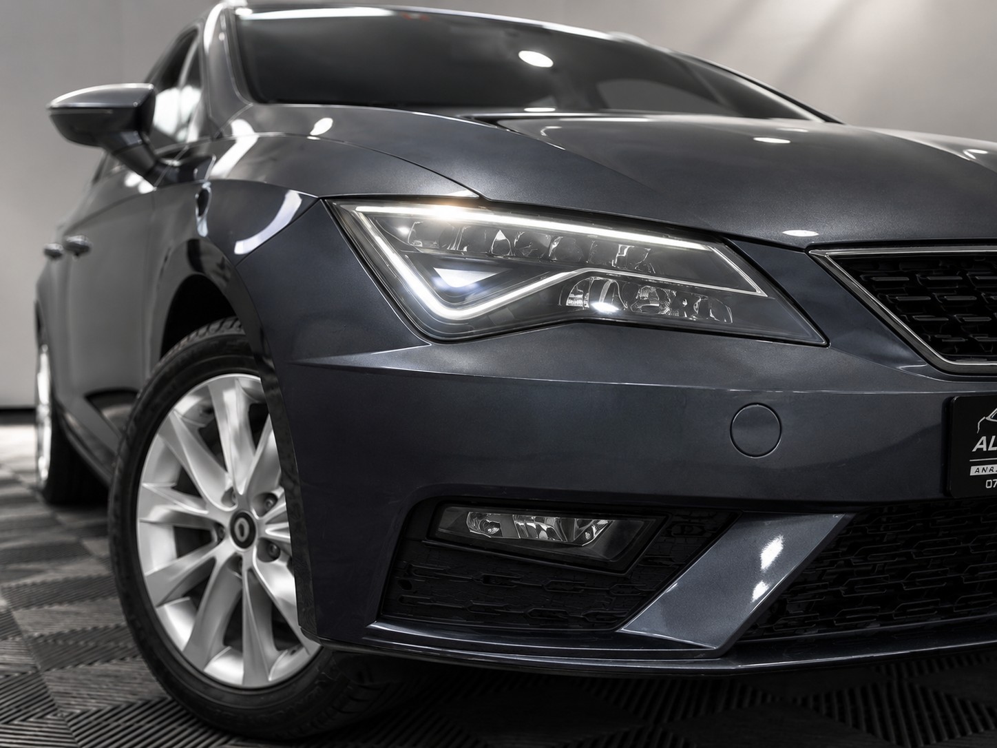 SEAT Leon 1.6 TDI CR Style DSG-showroom-element-3