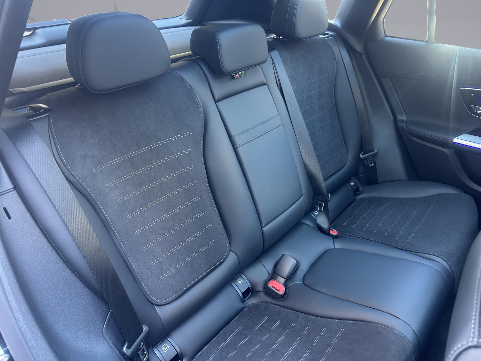 MERCEDES-BENZ GLC 220 d AMG Line 4matic-image-16