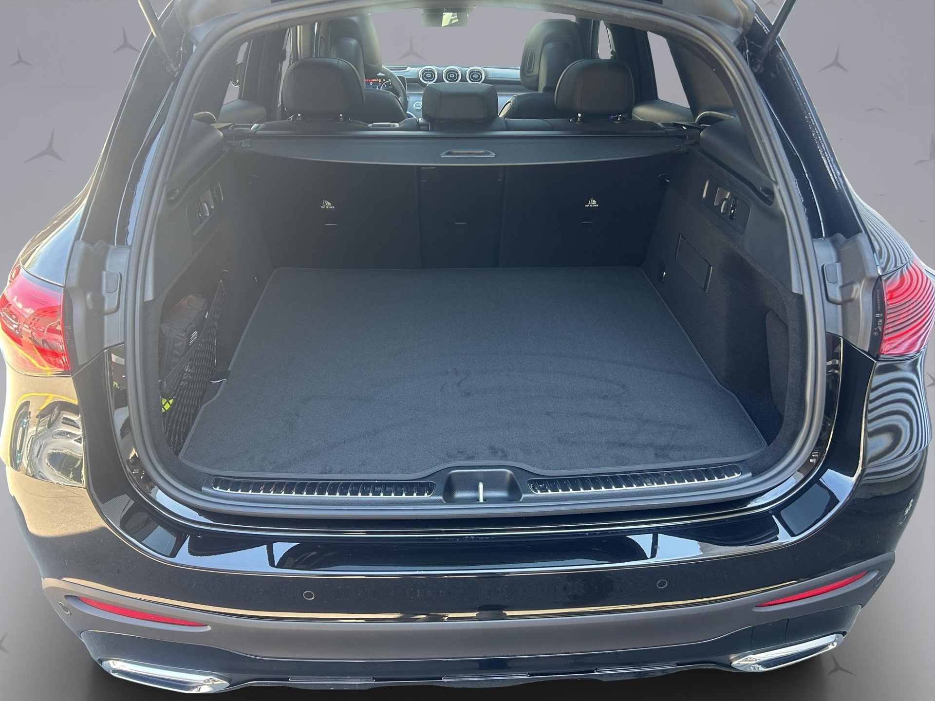 MERCEDES-BENZ GLC 220 d AMG Line 4matic-image-17