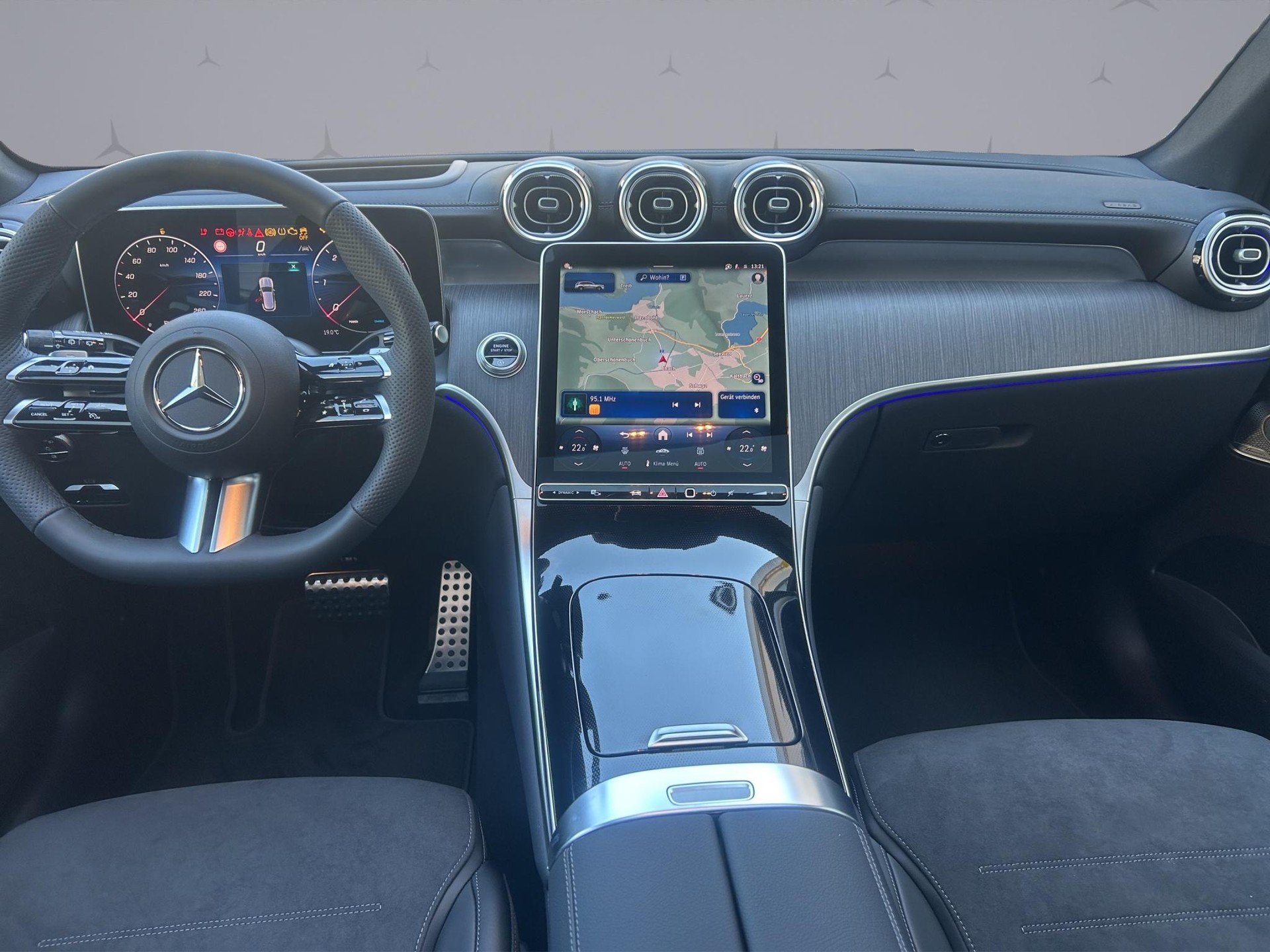 MERCEDES-BENZ GLC 220 d AMG Line 4matic-image-12