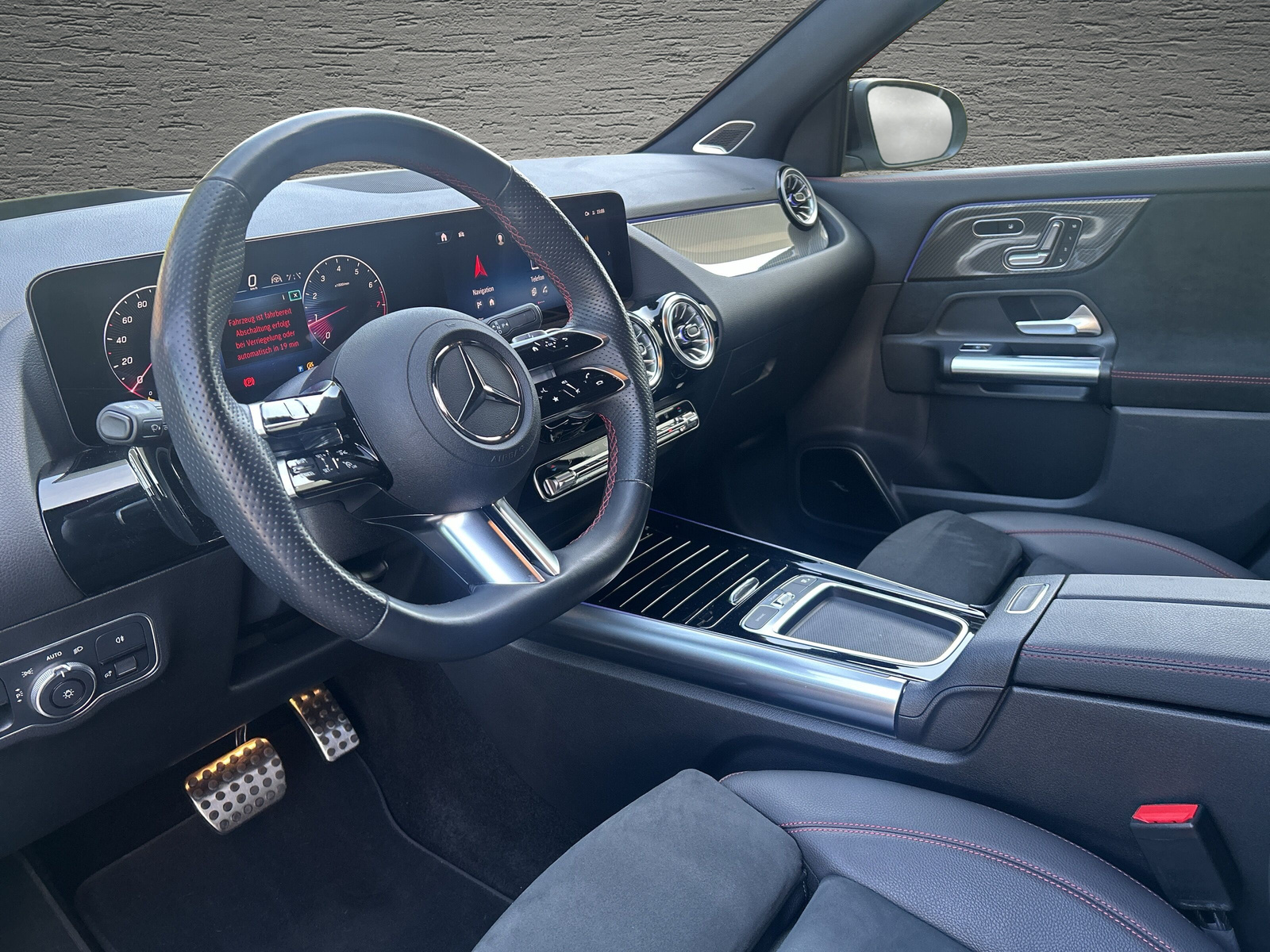 MERCEDES-BENZ GLA 220 4Matic 8G-DCT -Facelift Modell-CH Fahrzeug mit Gratisservice und Werksgarantie-Burmester Sound-Schiebedach-el. Sitze-image-5