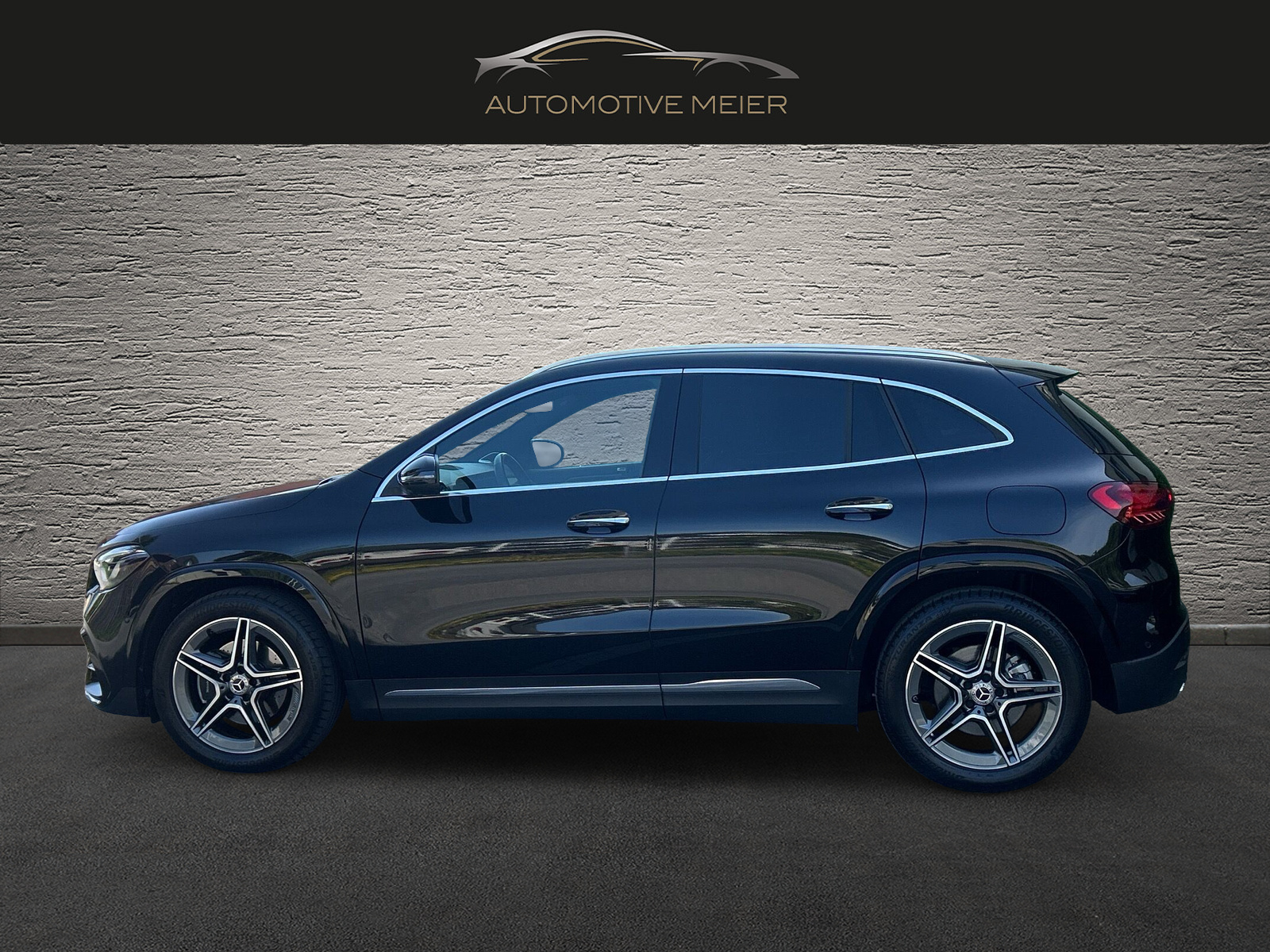 MERCEDES-BENZ GLA 220 4Matic 8G-DCT -Facelift Modell-CH Fahrzeug mit Gratisservice und Werksgarantie-Burmester Sound-Schiebedach-el. Sitze-showroom-element-1