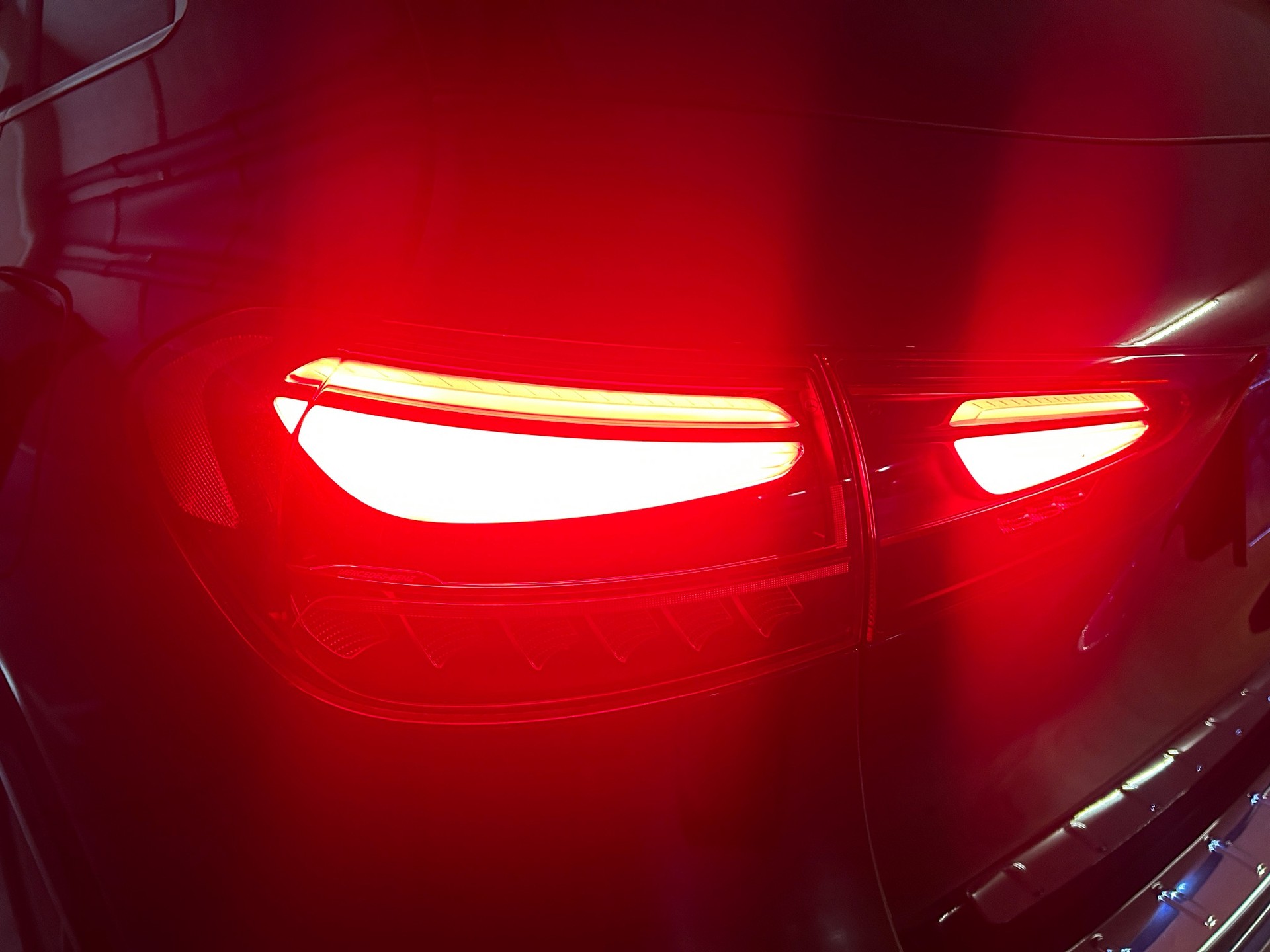 MERCEDES-BENZ GLA 220 4Matic 8G-DCT -Facelift Modell-CH Fahrzeug mit Gratisservice und Werksgarantie-Burmester Sound-Schiebedach-el. Sitze-image-23
