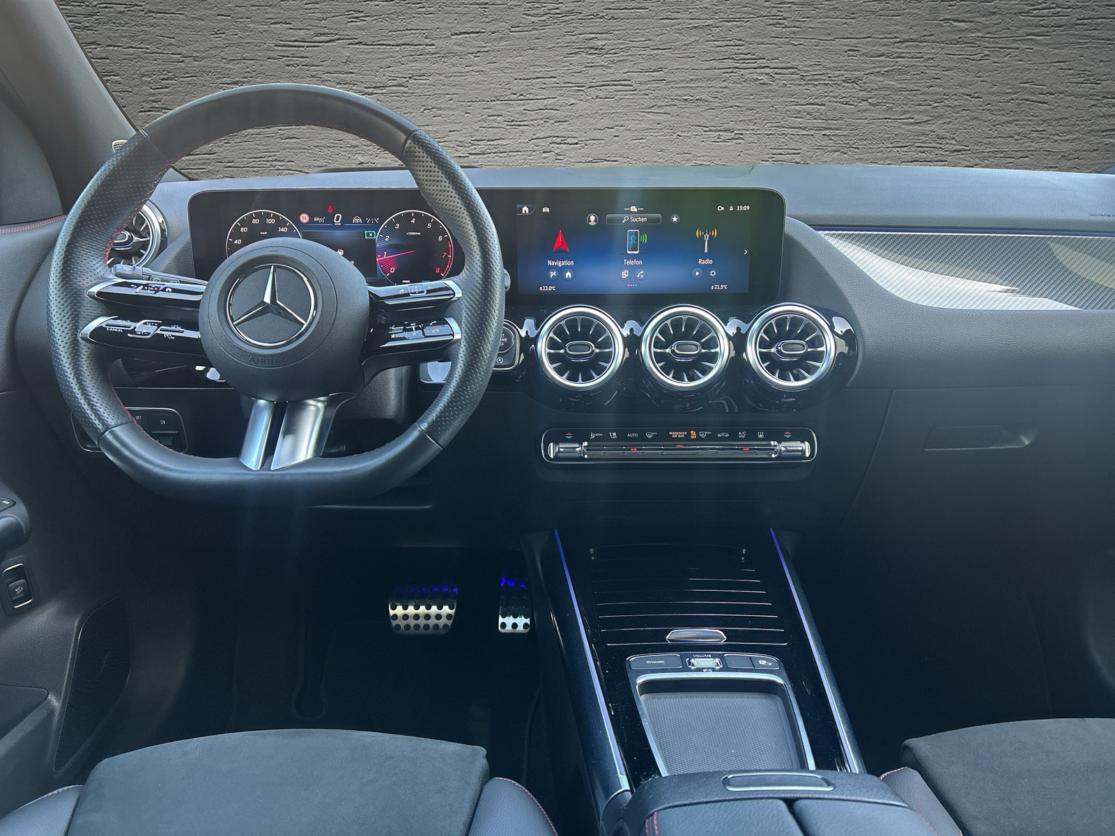 MERCEDES-BENZ GLA 220 4Matic 8G-DCT -Facelift Modell-CH Fahrzeug mit Gratisservice und Werksgarantie-Burmester Sound-Schiebedach-el. Sitze-image-6