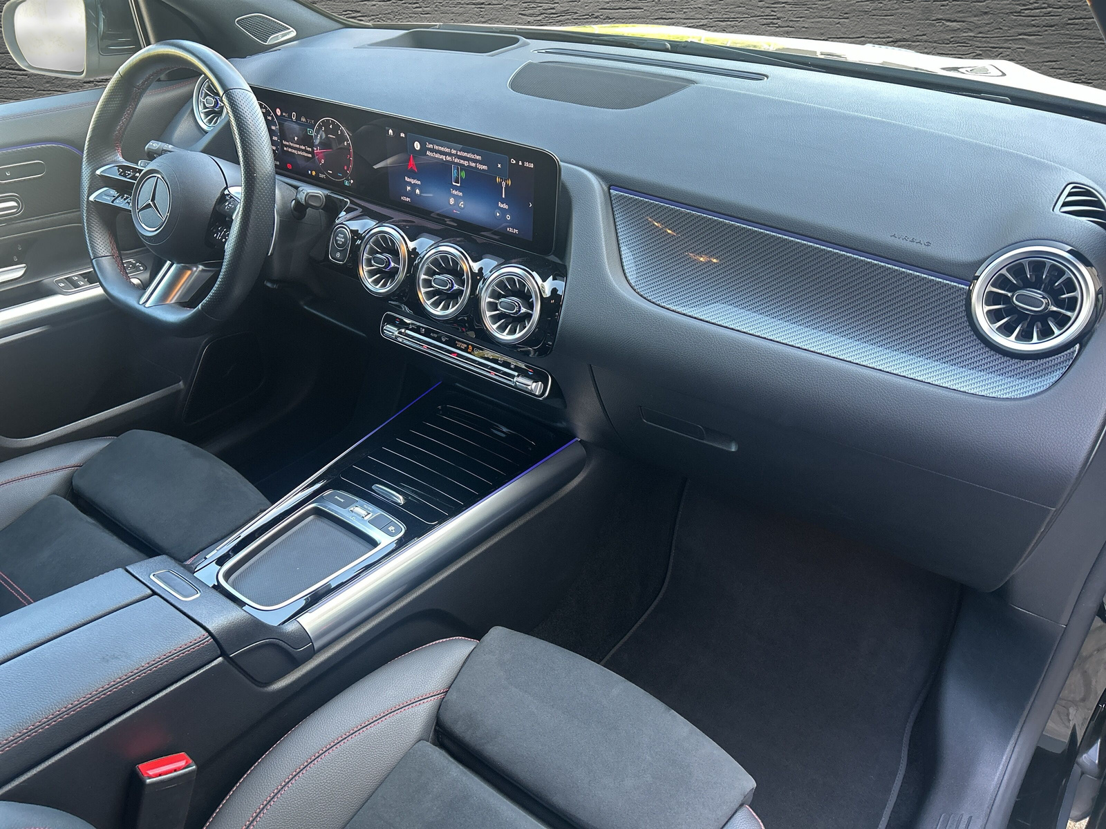 MERCEDES-BENZ GLA 220 4Matic 8G-DCT -Facelift Modell-CH Fahrzeug mit Gratisservice und Werksgarantie-Burmester Sound-Schiebedach-el. Sitze-image-7