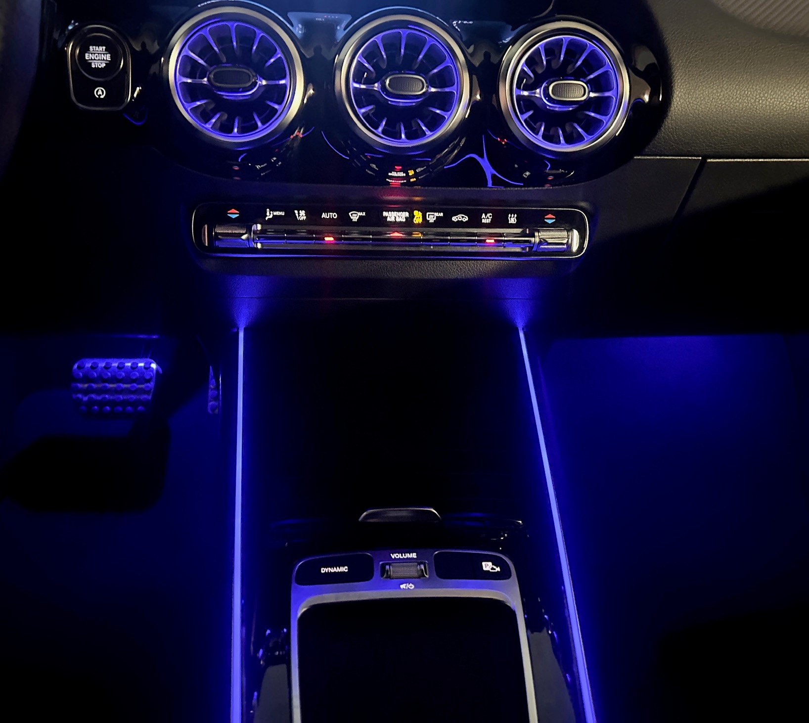 MERCEDES-BENZ GLA 220 4Matic 8G-DCT -Facelift Modell-CH Fahrzeug mit Gratisservice und Werksgarantie-Burmester Sound-Schiebedach-el. Sitze-image-14