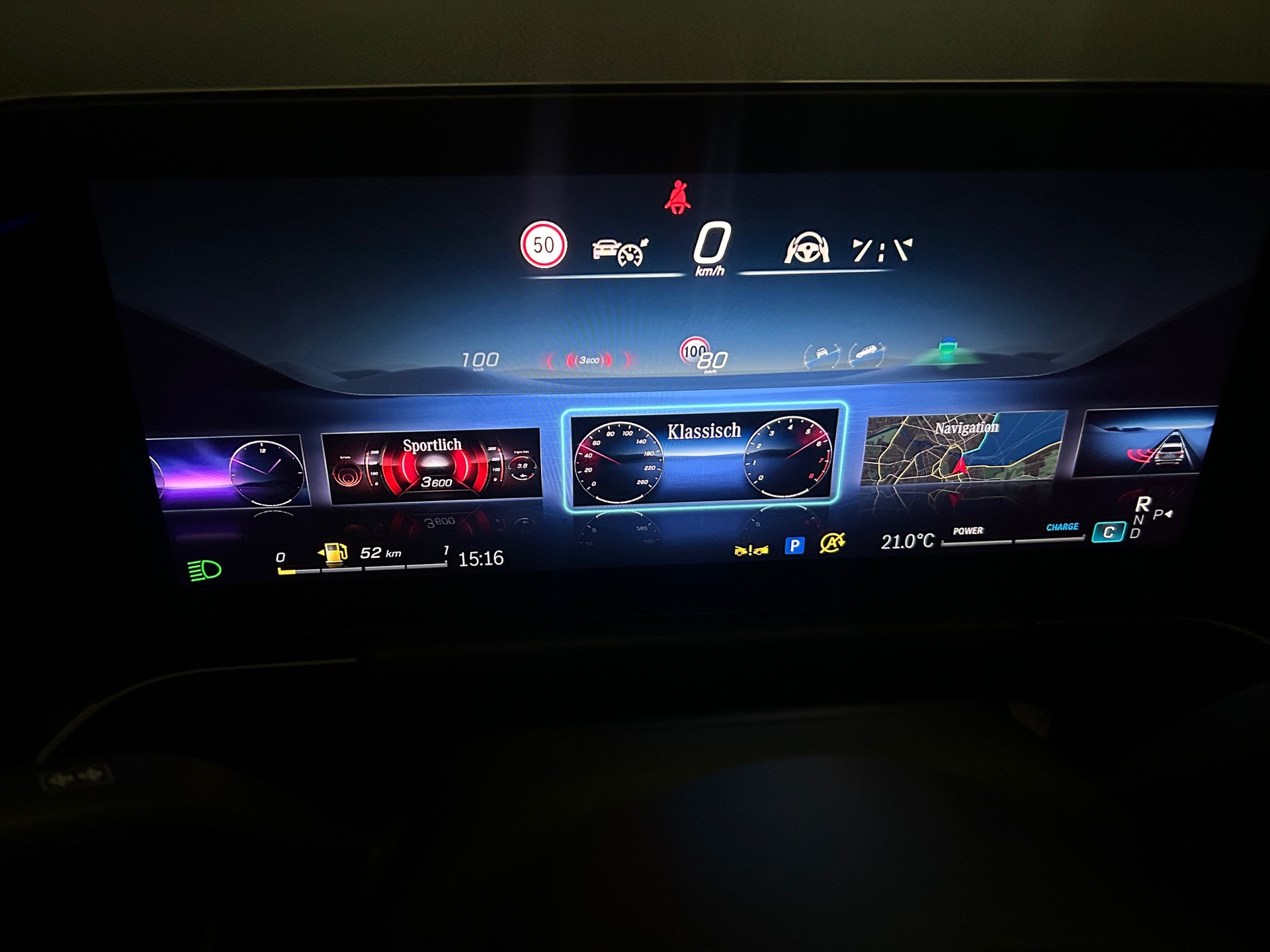 MERCEDES-BENZ GLA 220 4Matic 8G-DCT -Facelift Modell-CH Fahrzeug mit Gratisservice und Werksgarantie-Burmester Sound-Schiebedach-el. Sitze-image-17