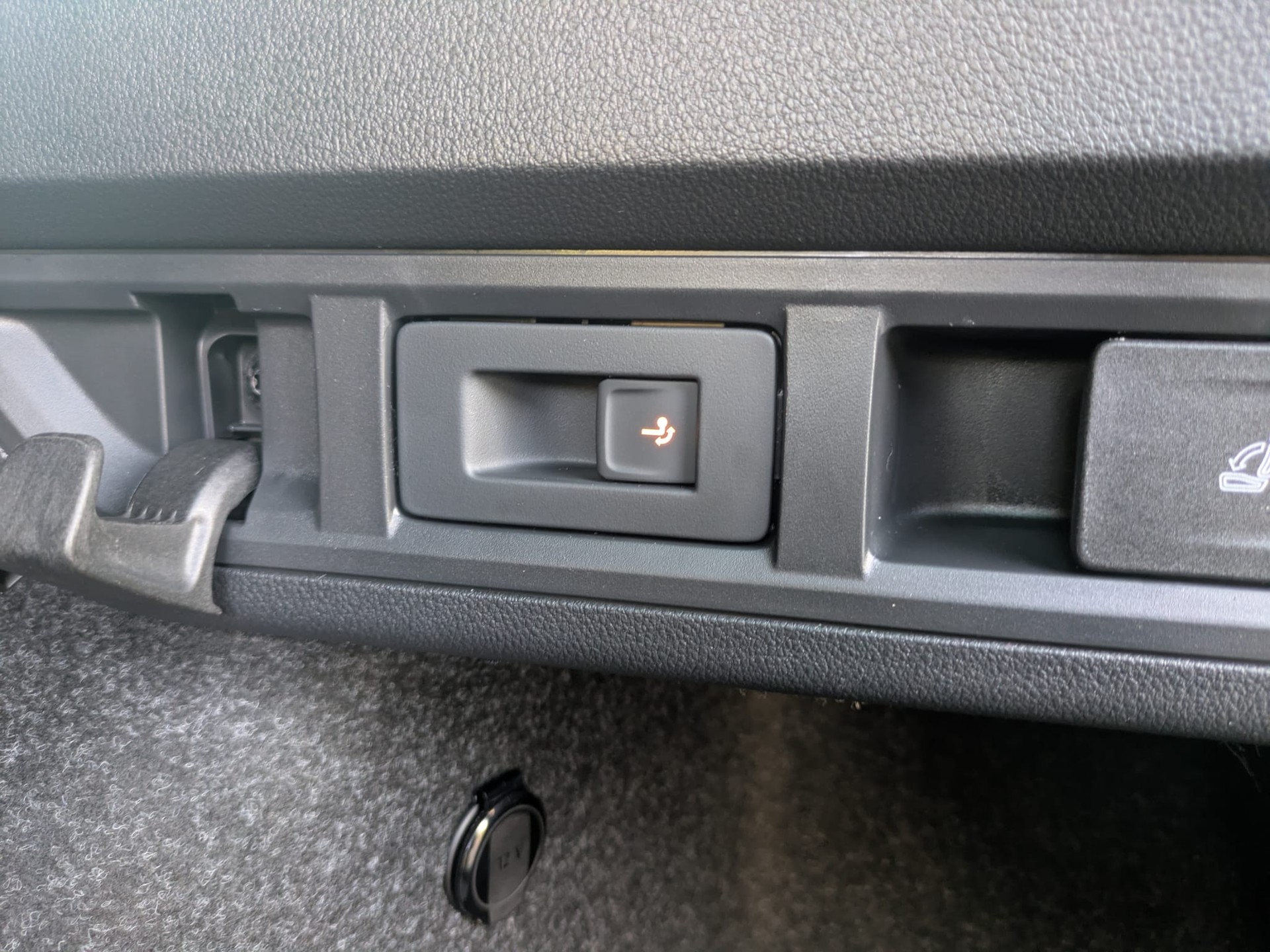 SKODA Octavia Combi 2.0 TSI DSG RS-image-11