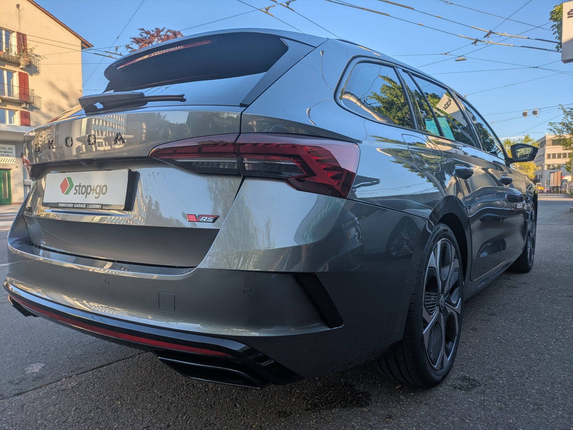 SKODA Octavia Combi 2.0 TSI DSG RS-image-4