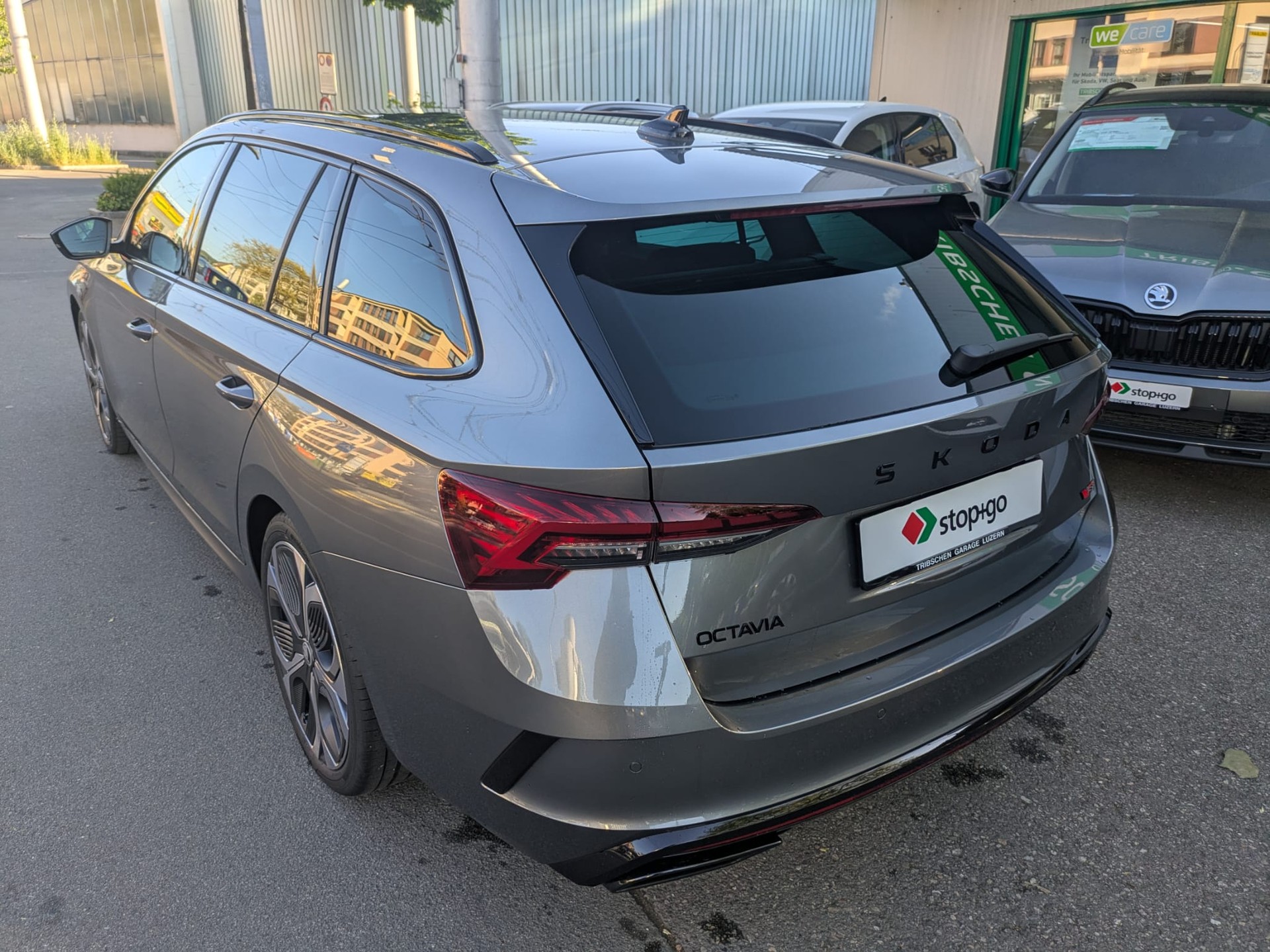 SKODA Octavia Combi 2.0 TSI DSG RS-image-7