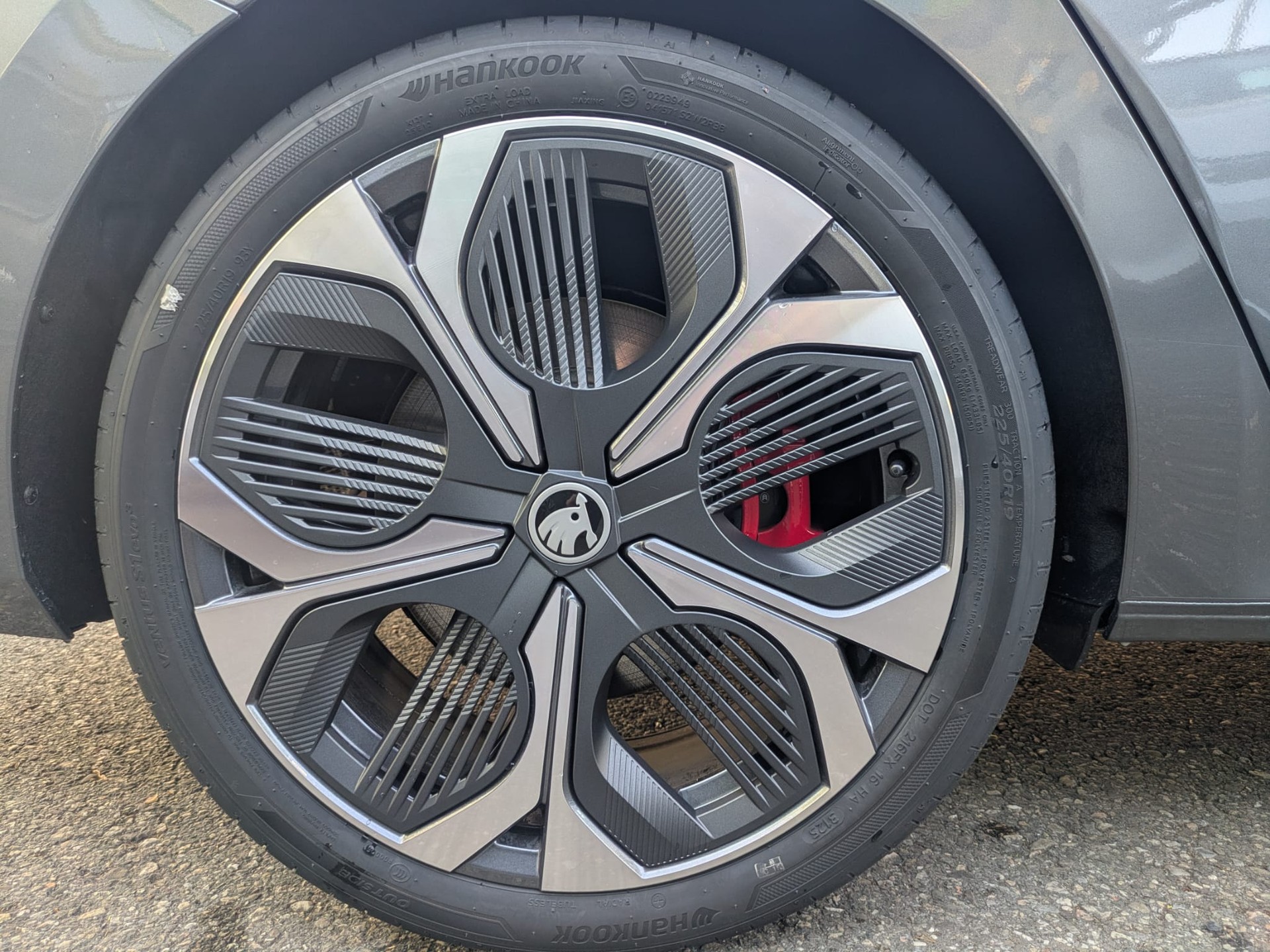 SKODA Octavia Combi 2.0 TSI DSG RS-image-31