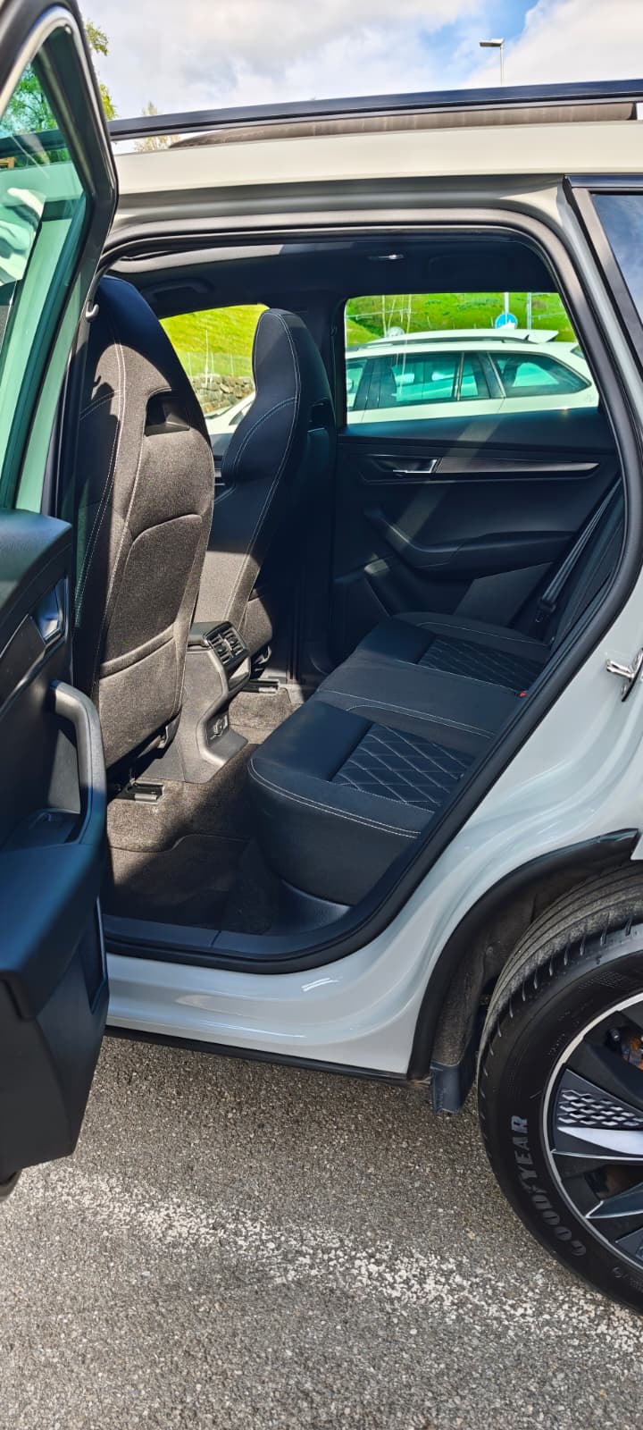 SKODA Karoq 2.0 TSI SportLine 4x4 DSG-image-11