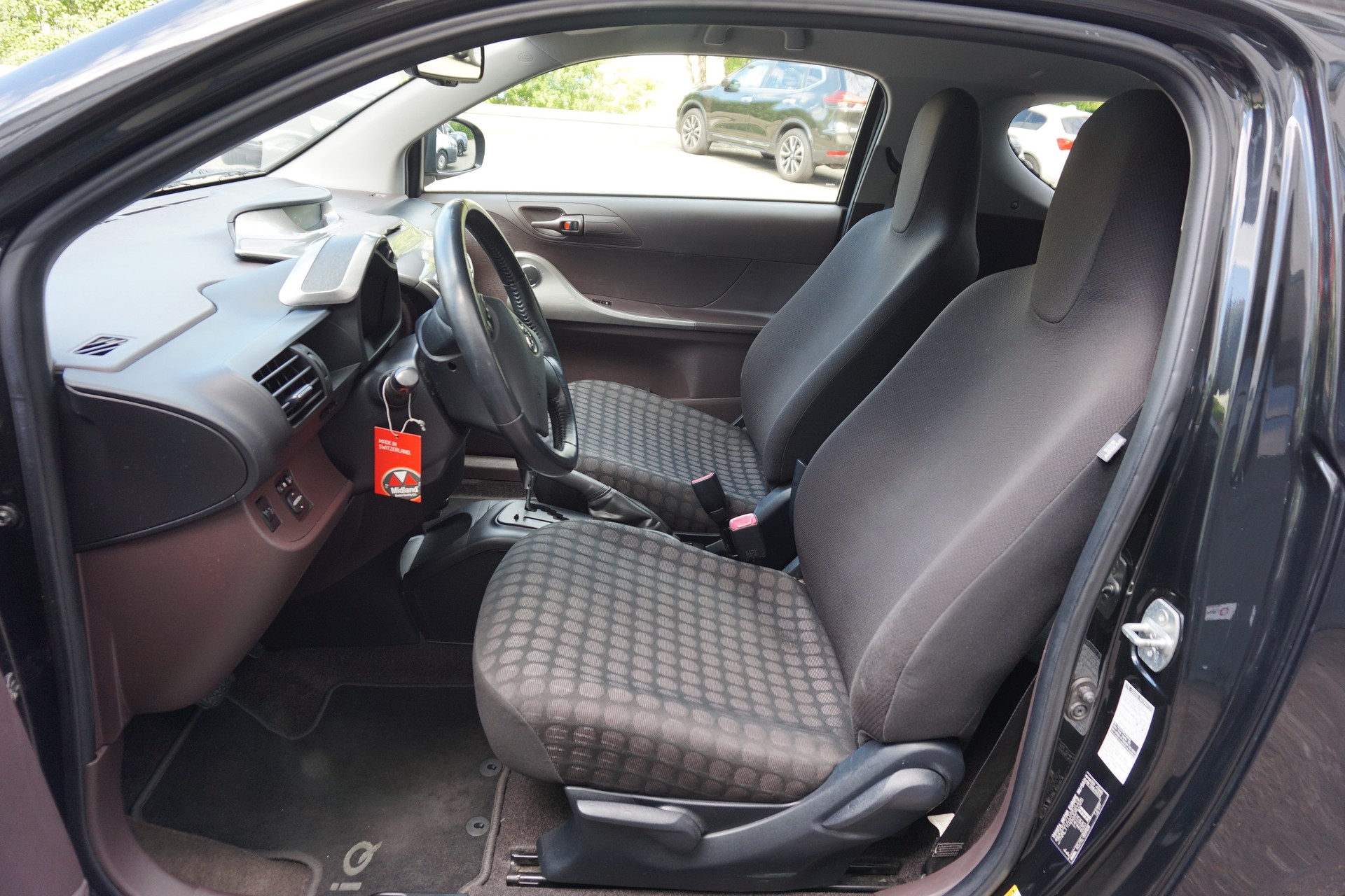 TOYOTA iQ 1.0 VVT-i Multidrive-image-4