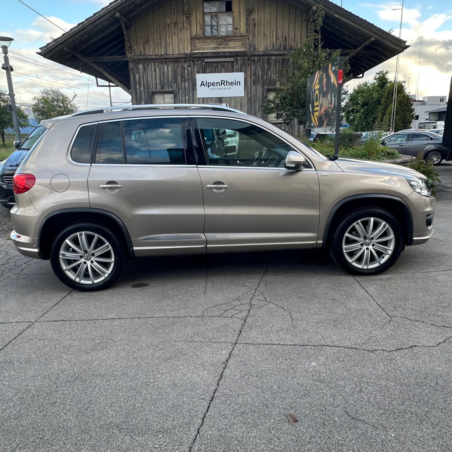 VW Tiguan 2.0 TDI BMT Cup R-Line 4Motion DSG-image-1
