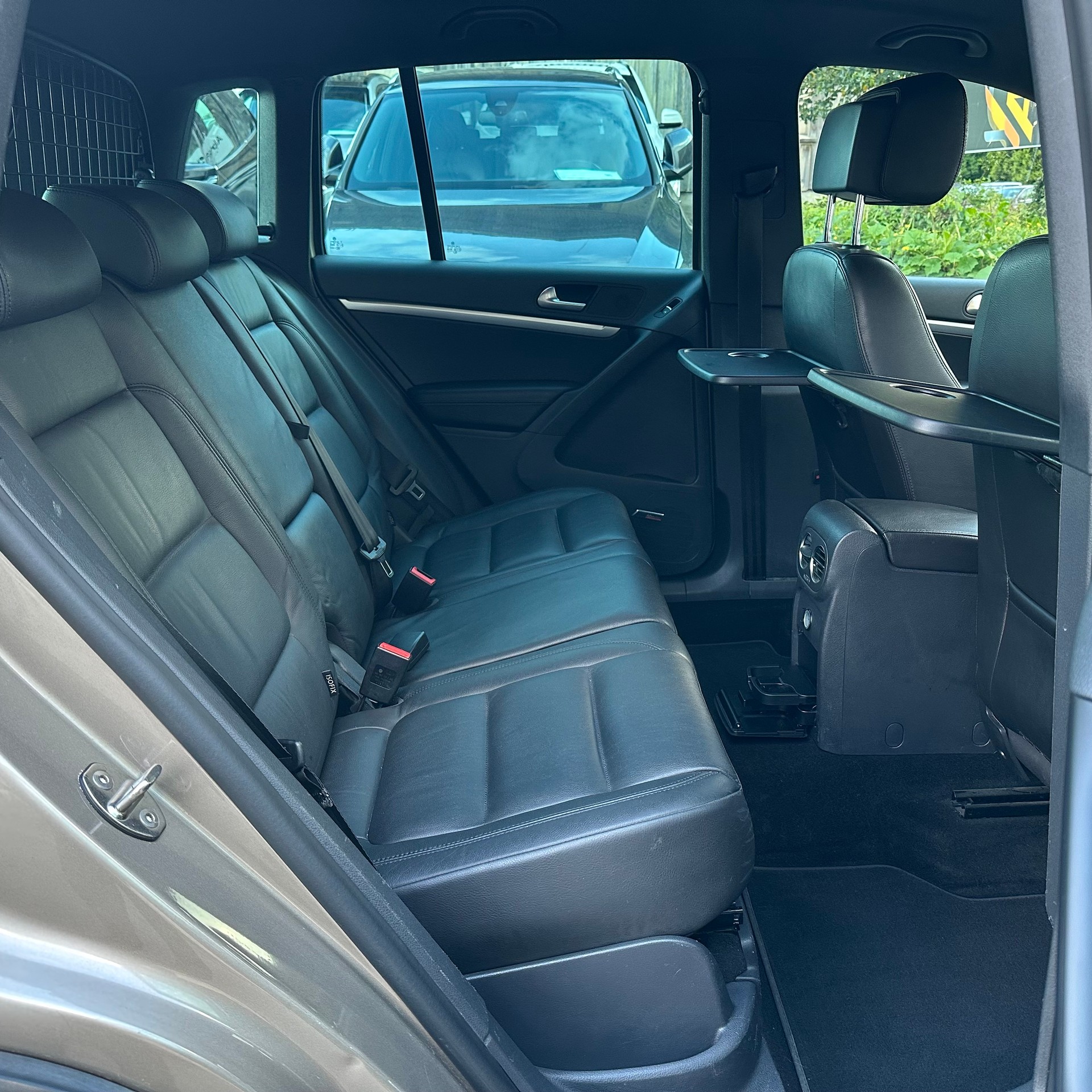 VW Tiguan 2.0 TDI BMT Cup R-Line 4Motion DSG-image-13