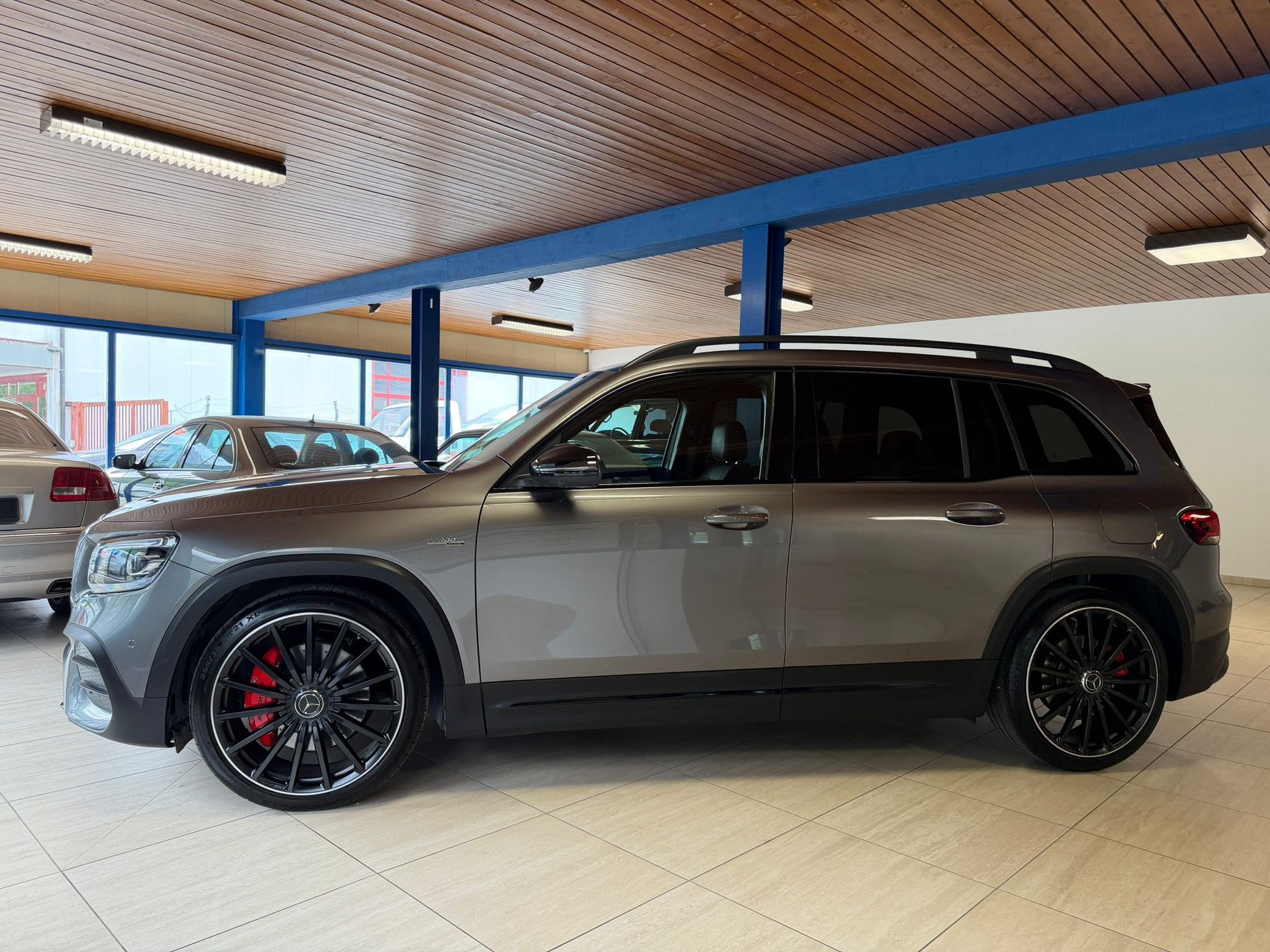 MERCEDES-BENZ GLB 35 AMG 4Matic 8G-Tronic-image-4