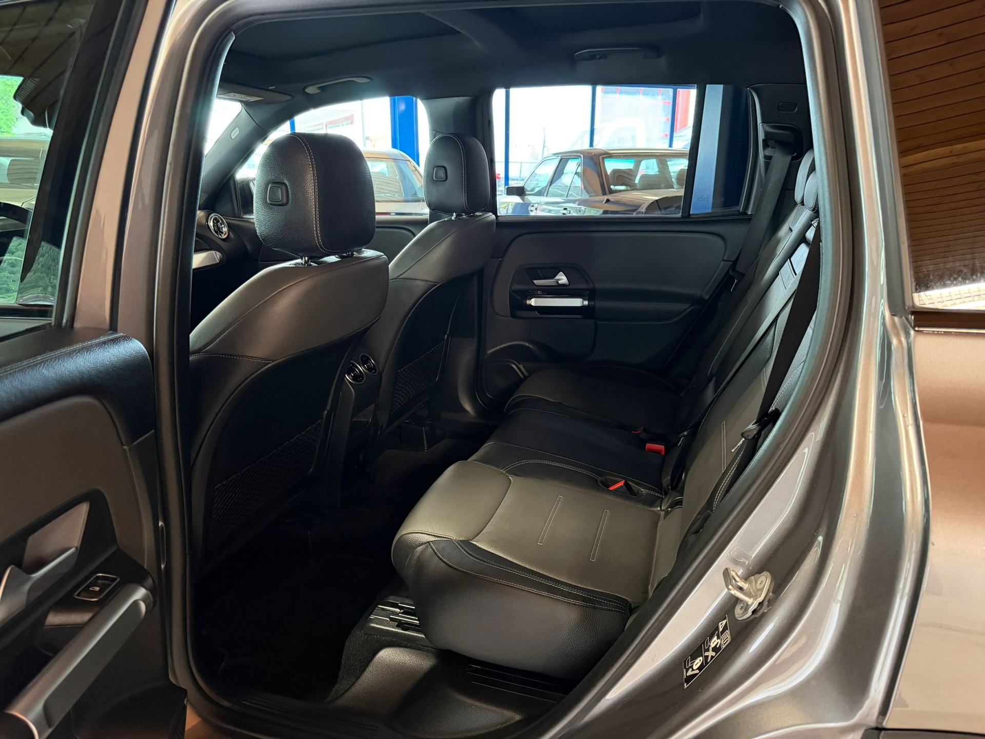 MERCEDES-BENZ GLB 35 AMG 4Matic 8G-Tronic-image-21
