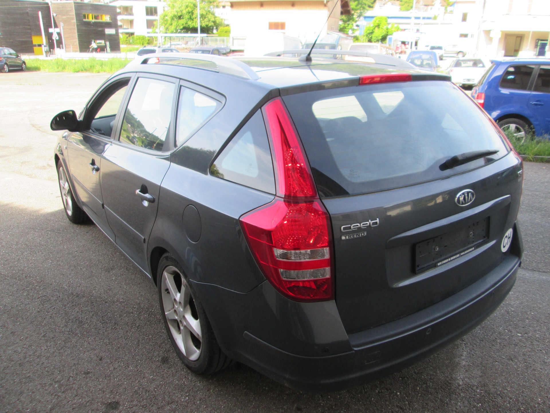 KIA Cee'd Sporty Wagon 1.6 CRDi Trend-image-5