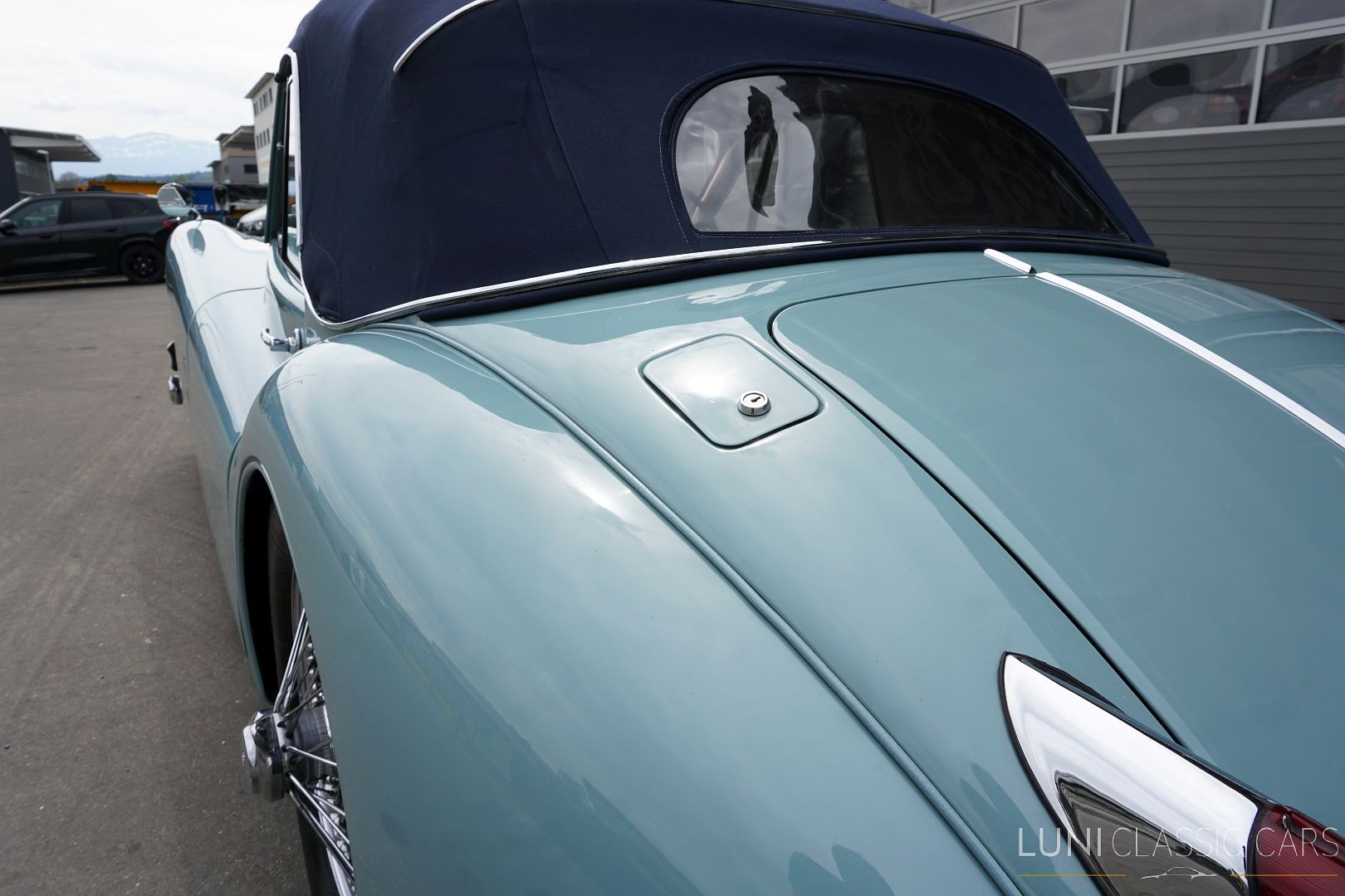 JAGUAR XK140 Drophead Coupé-image-8