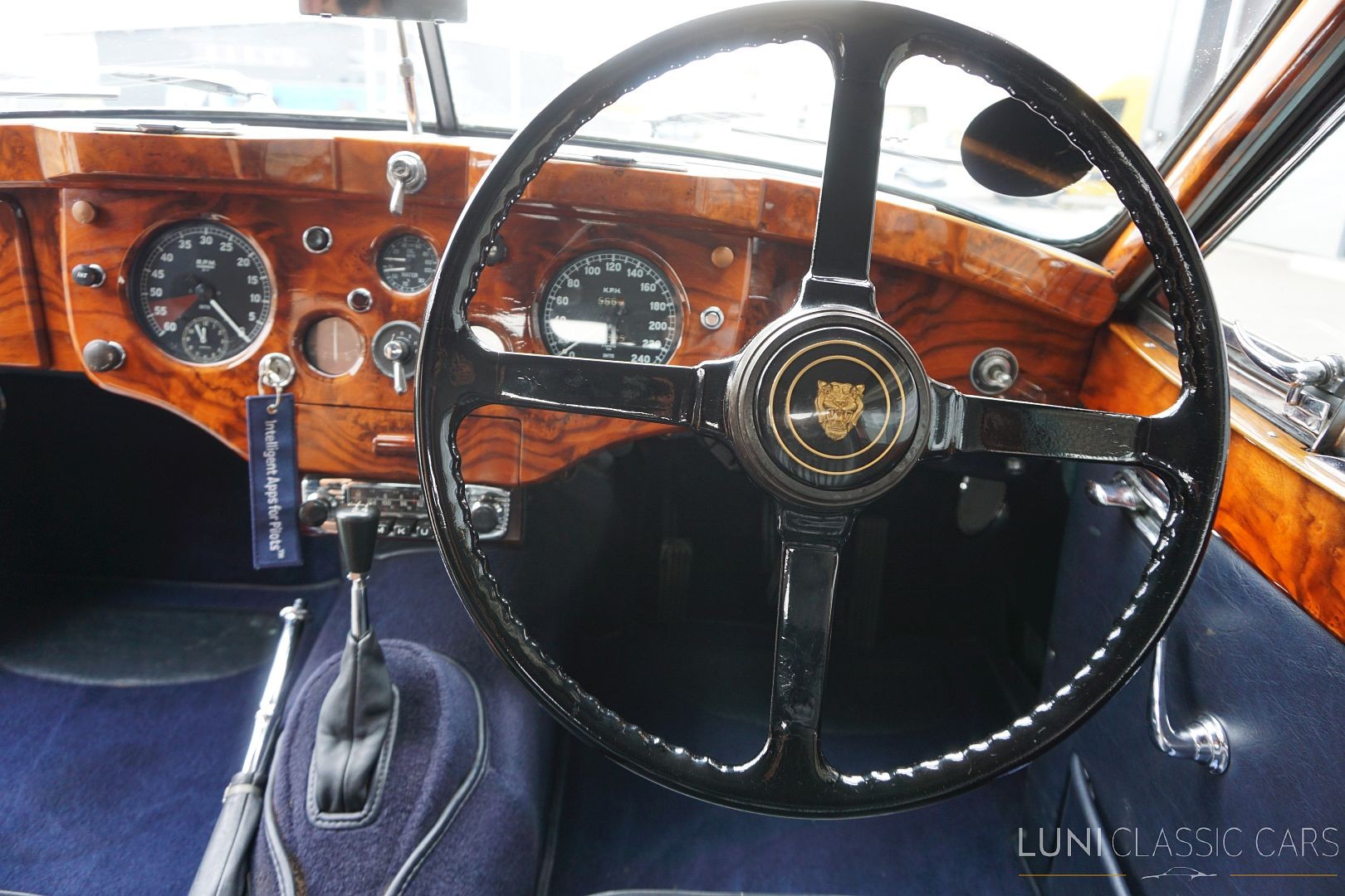 JAGUAR XK140 Drophead Coupé-image-11
