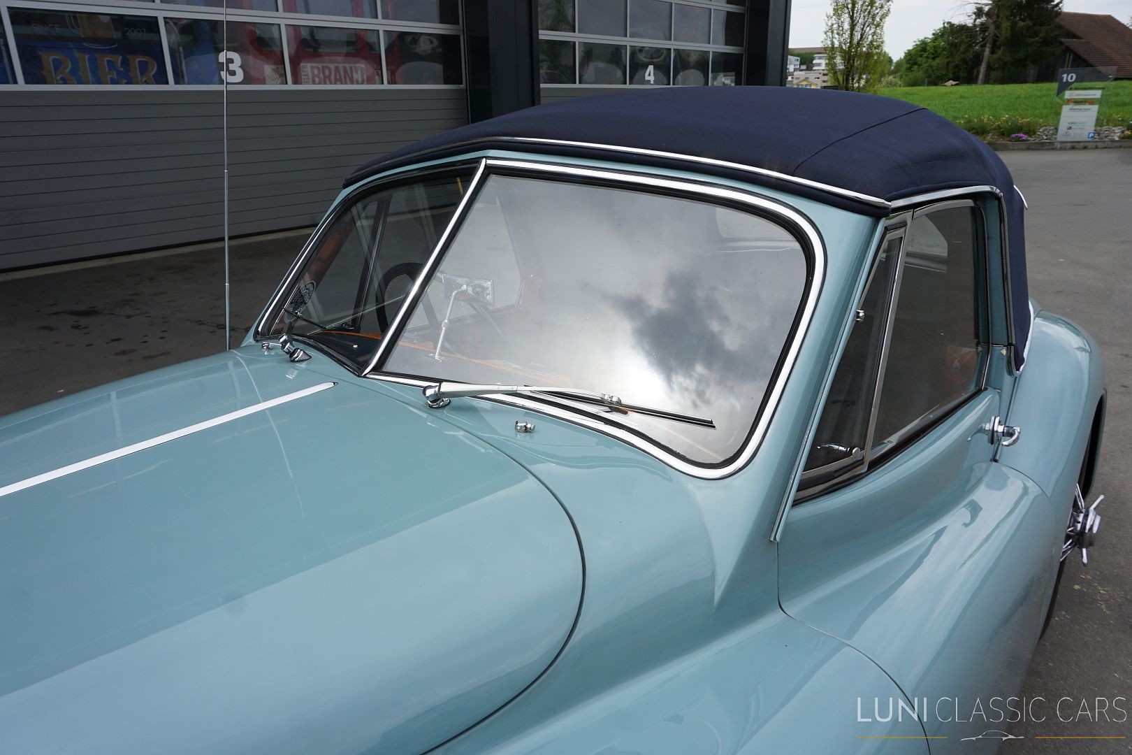 JAGUAR XK140 Drophead Coupé-image-6