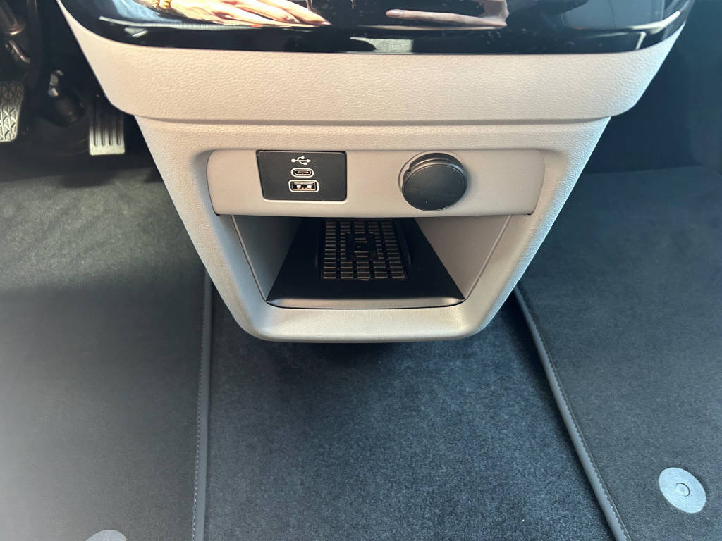 FORD Transit Custom Kombi 340 L1 2.5 Duratec 233 Limited PHEV-image-13